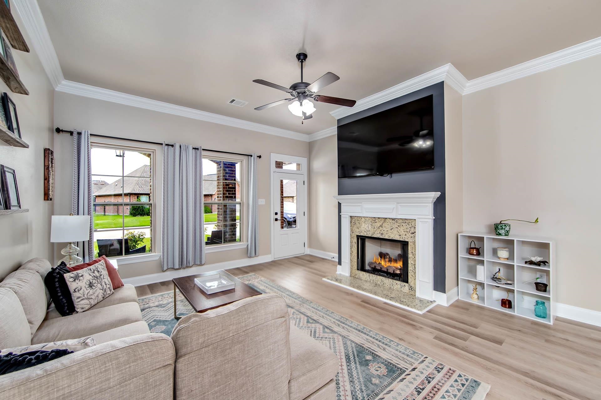 327 Highland Oaks Ave
