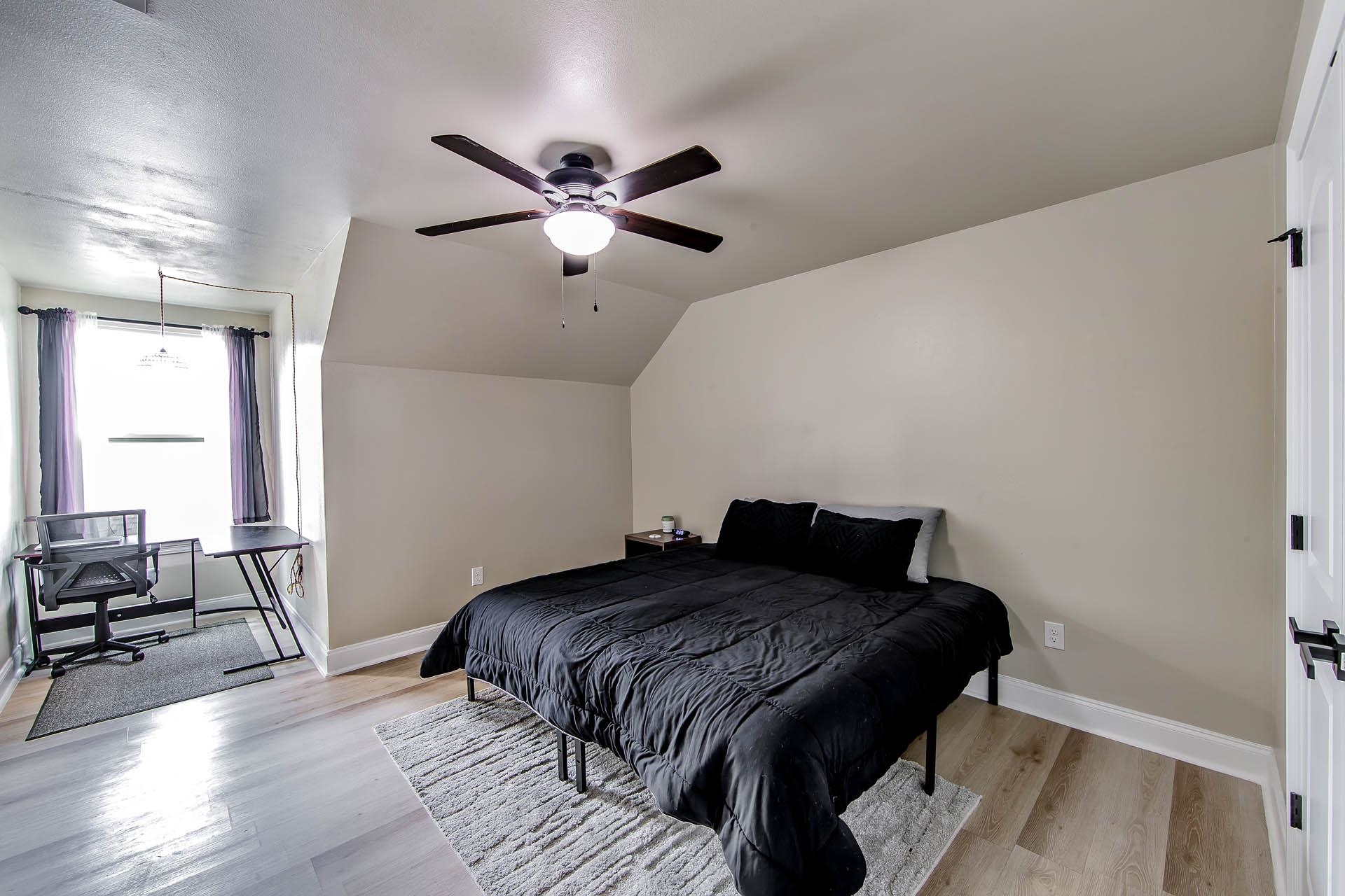 327 Highland Oaks Ave