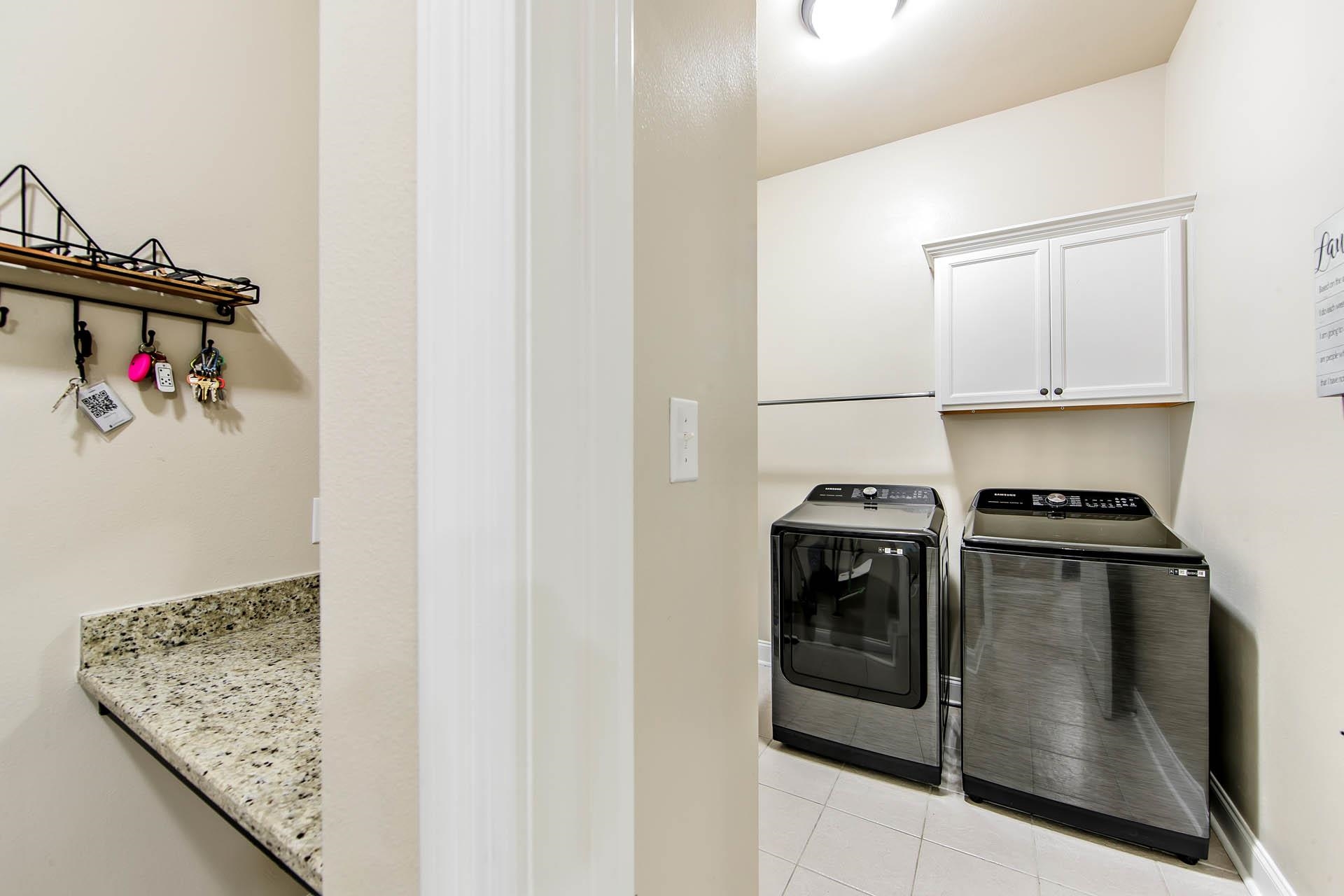 327 Highland Oaks Ave