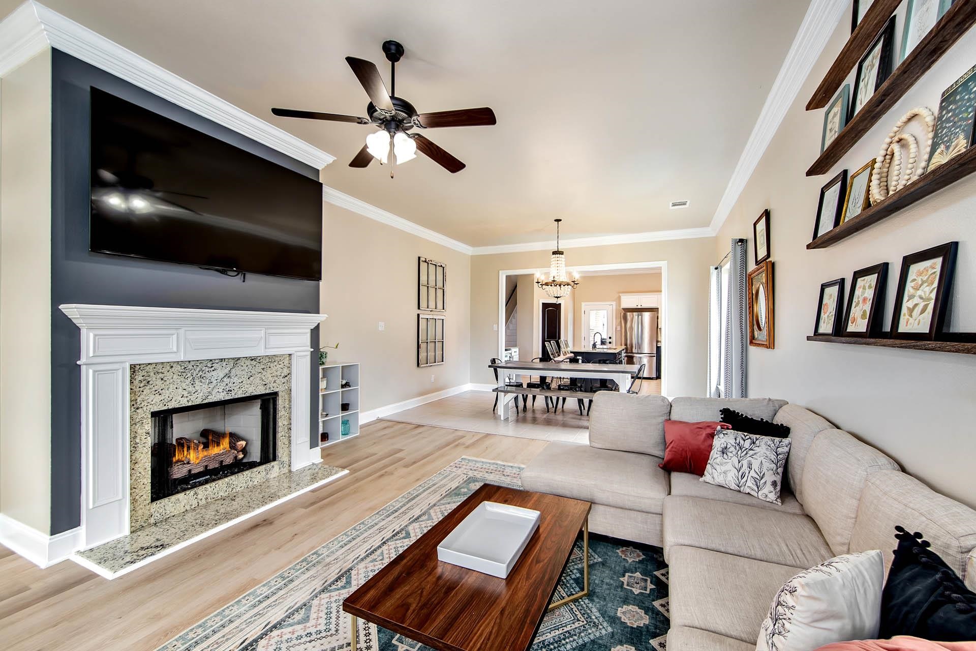 327 Highland Oaks Ave