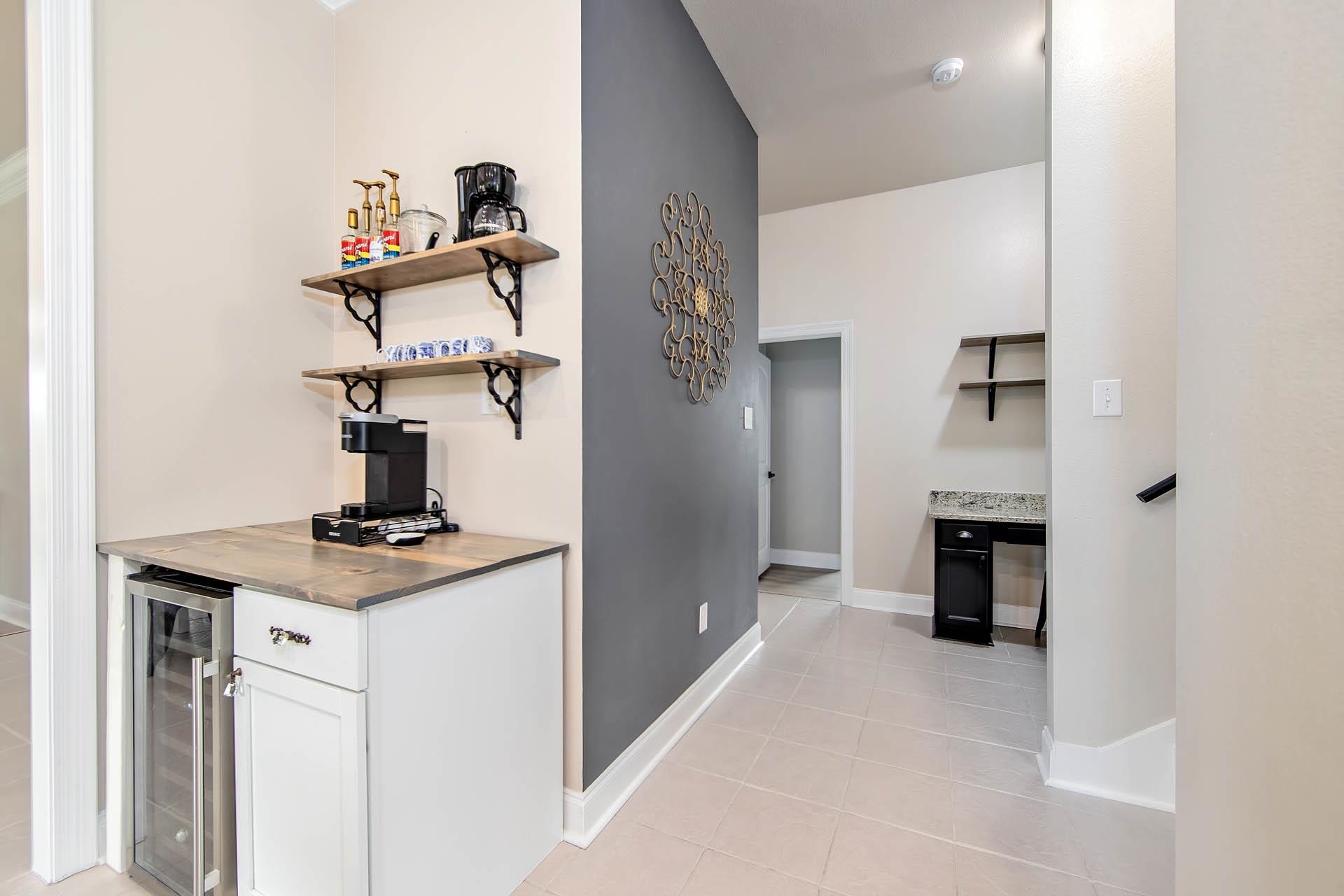 327 Highland Oaks Ave