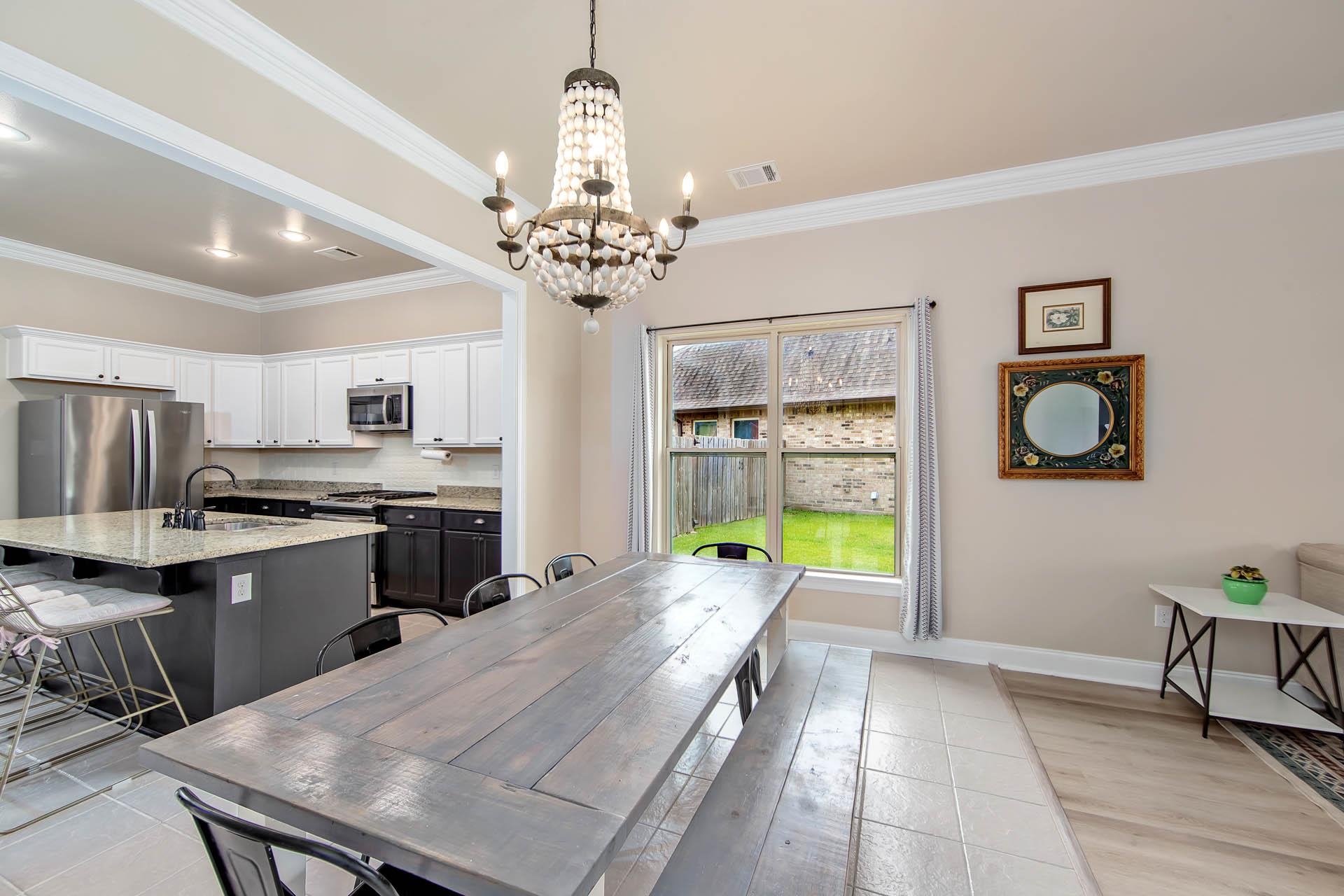 327 Highland Oaks Ave