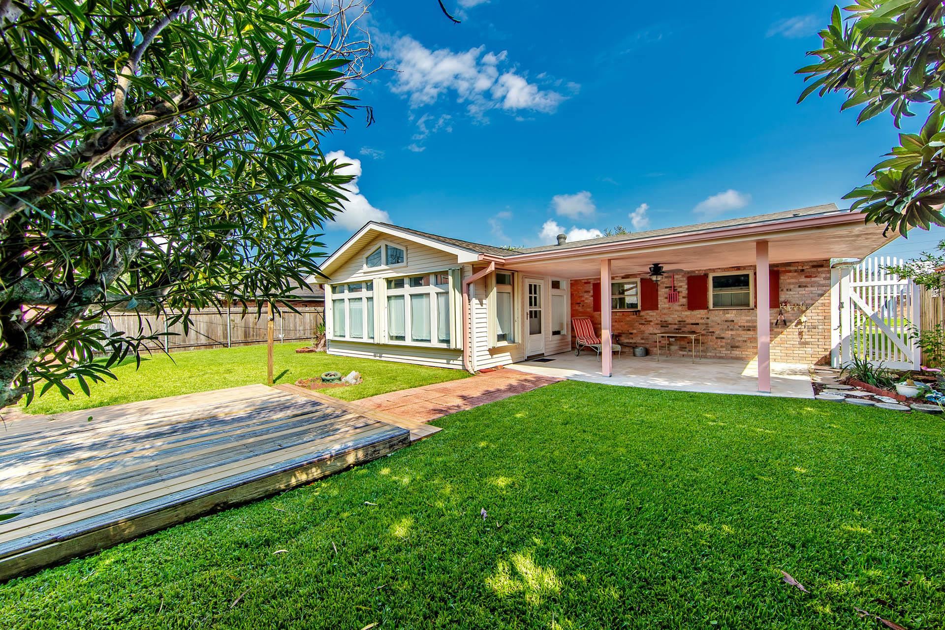 304 Douglas Dr