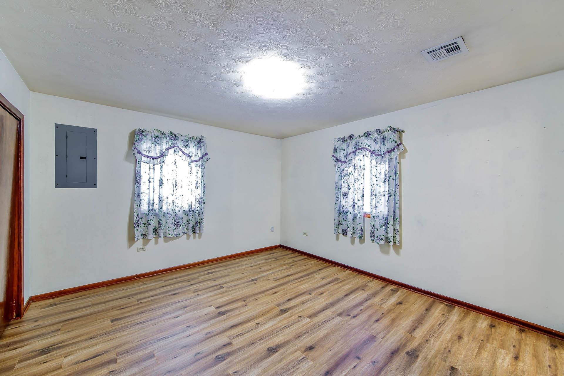 304 Douglas Dr