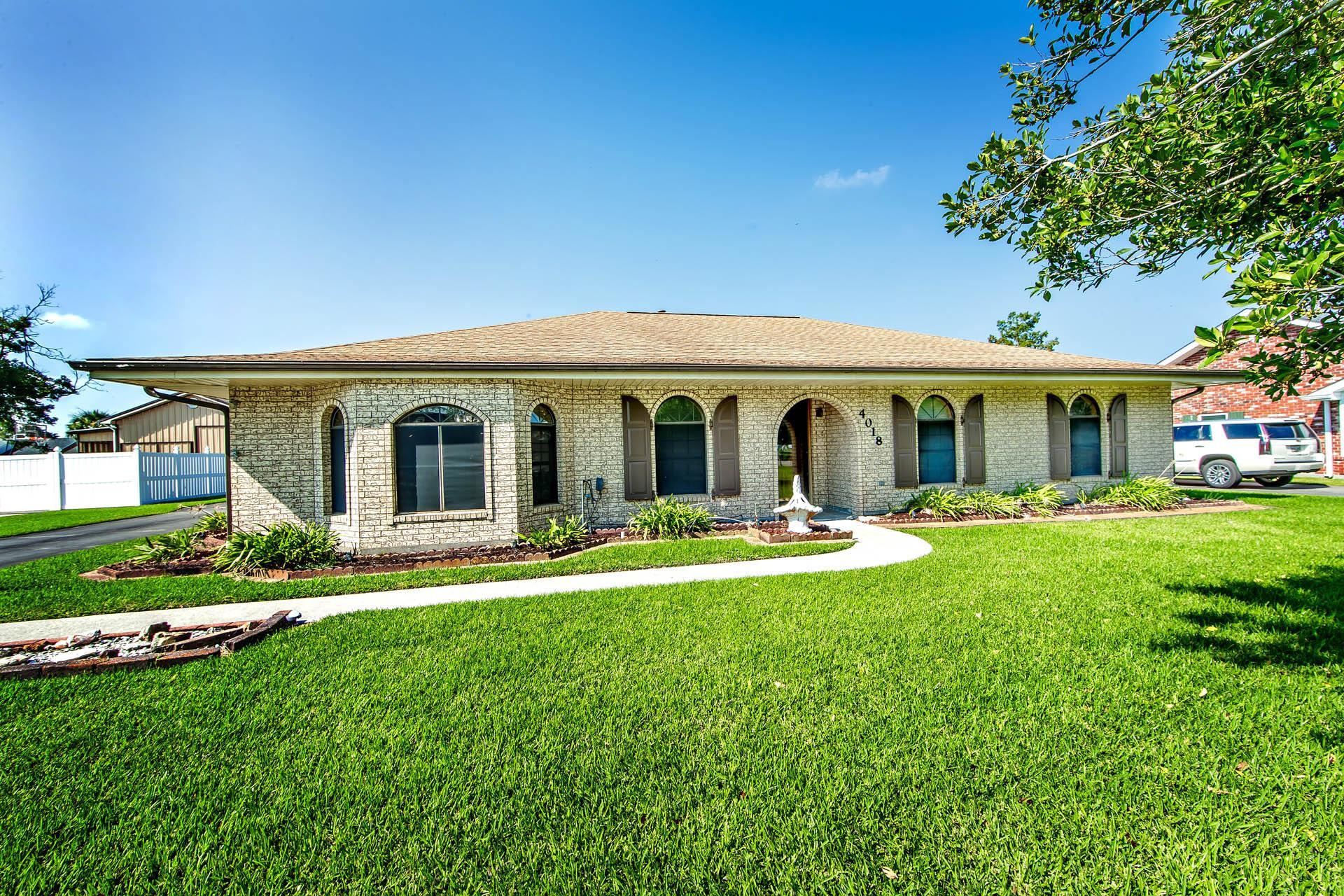 4018 Country Drive