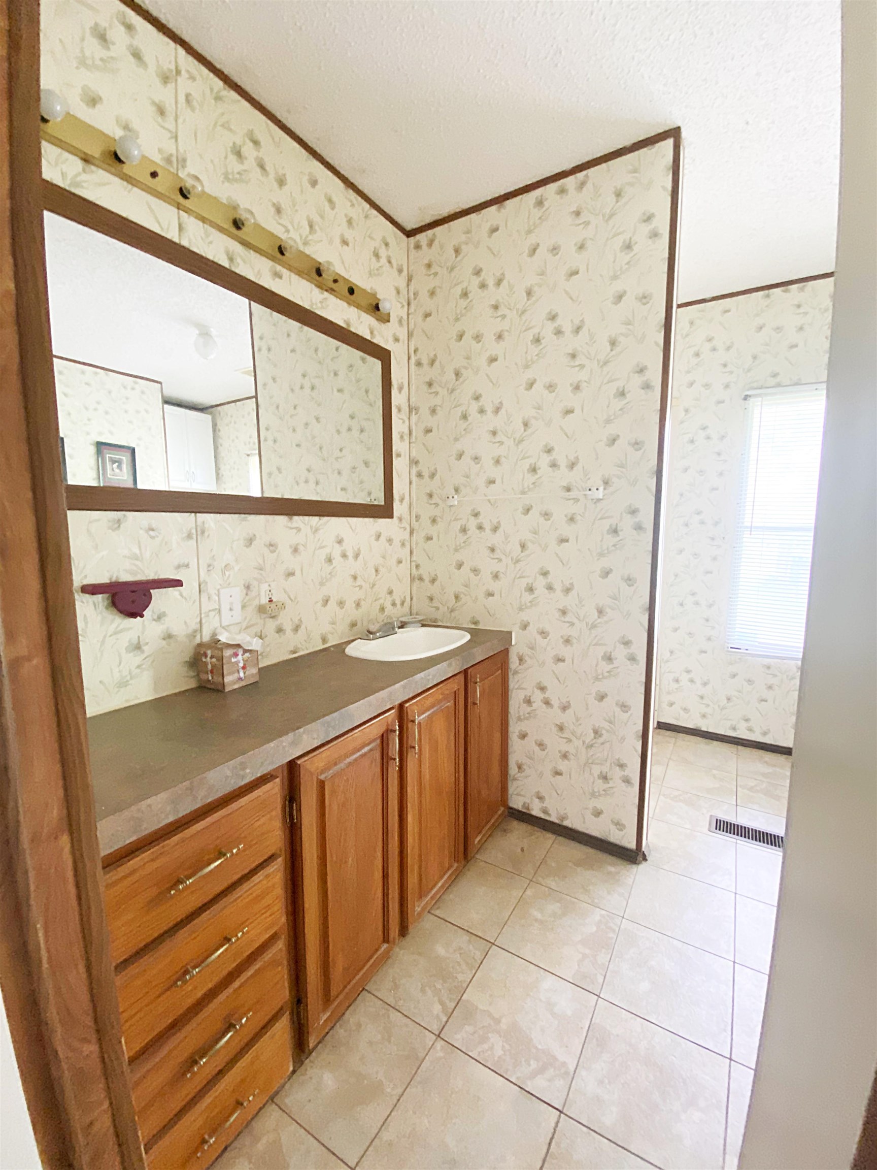 1568 Doctor Beatrous Rd