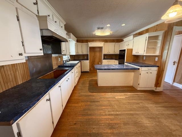 225 North Van Avenue