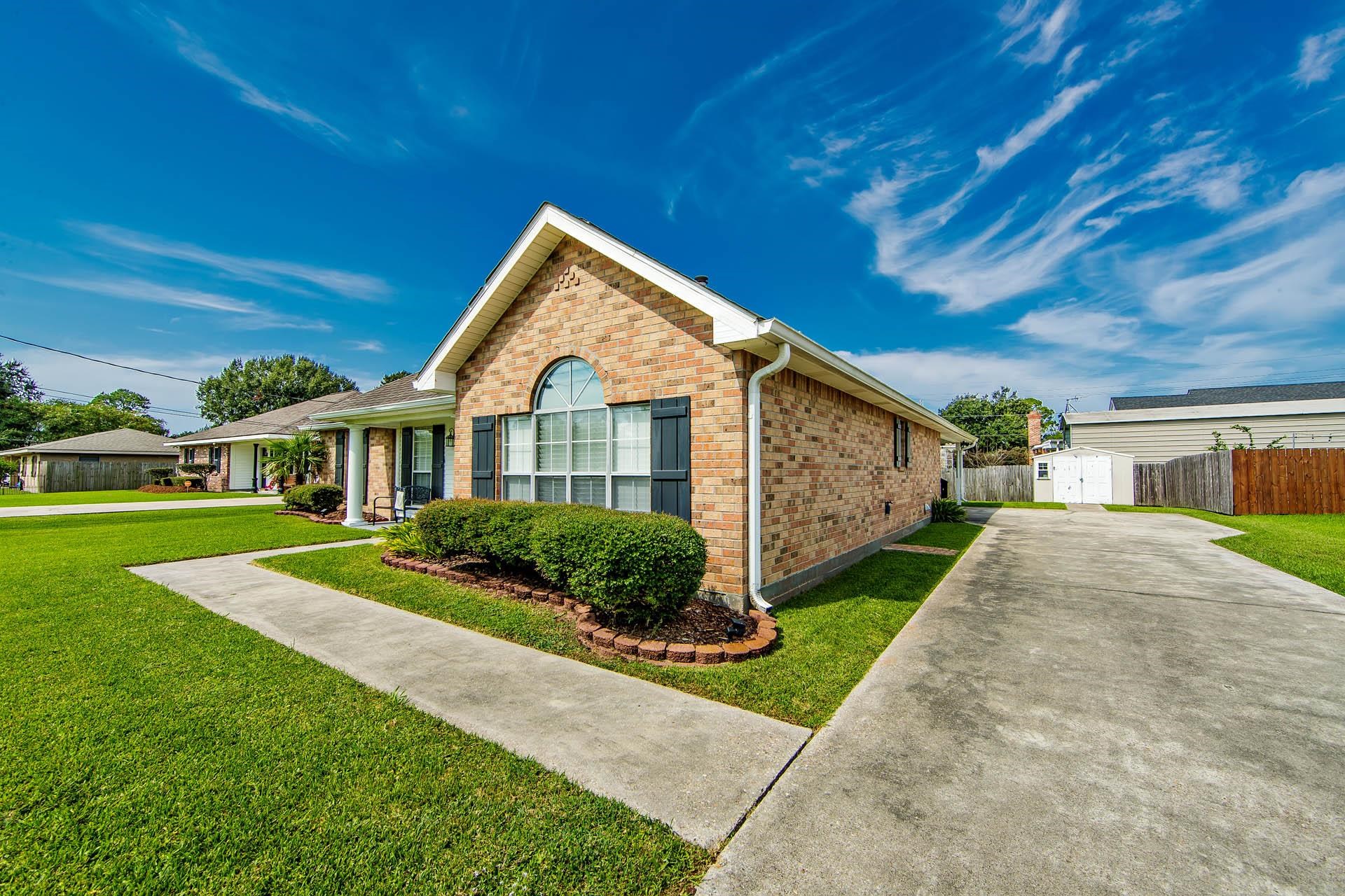 702 Oak Lane