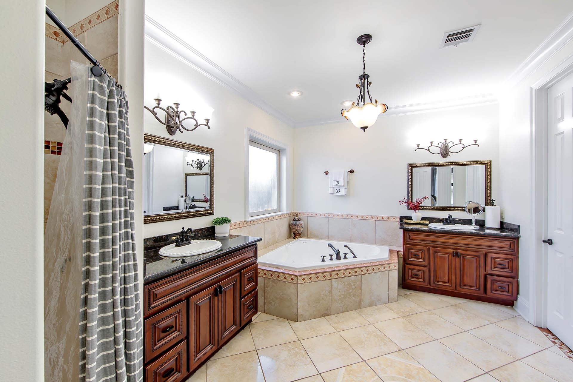 310 Lakewood Dr
