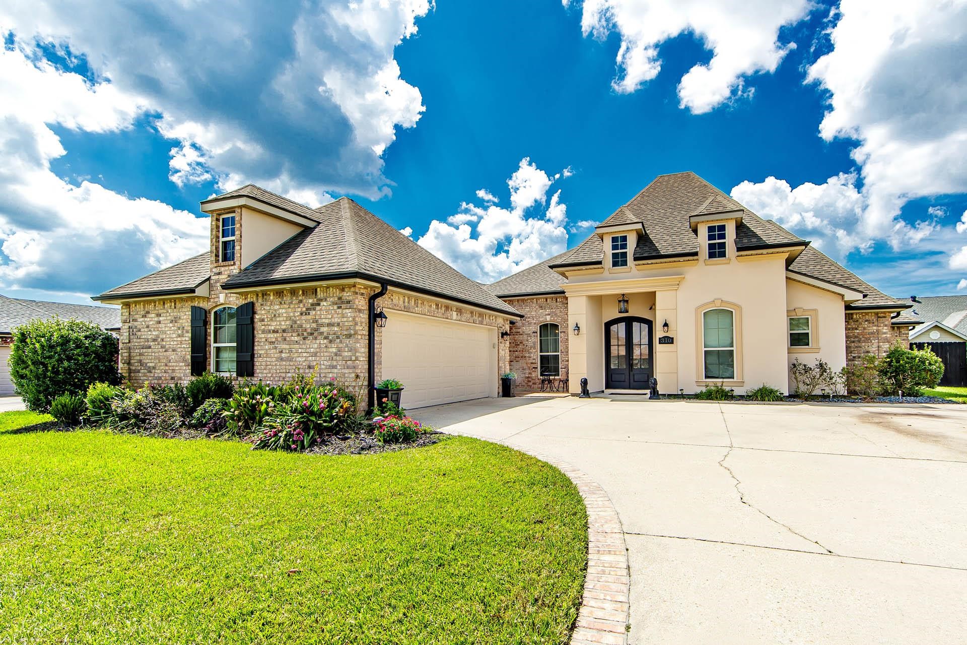 310 Lakewood Dr