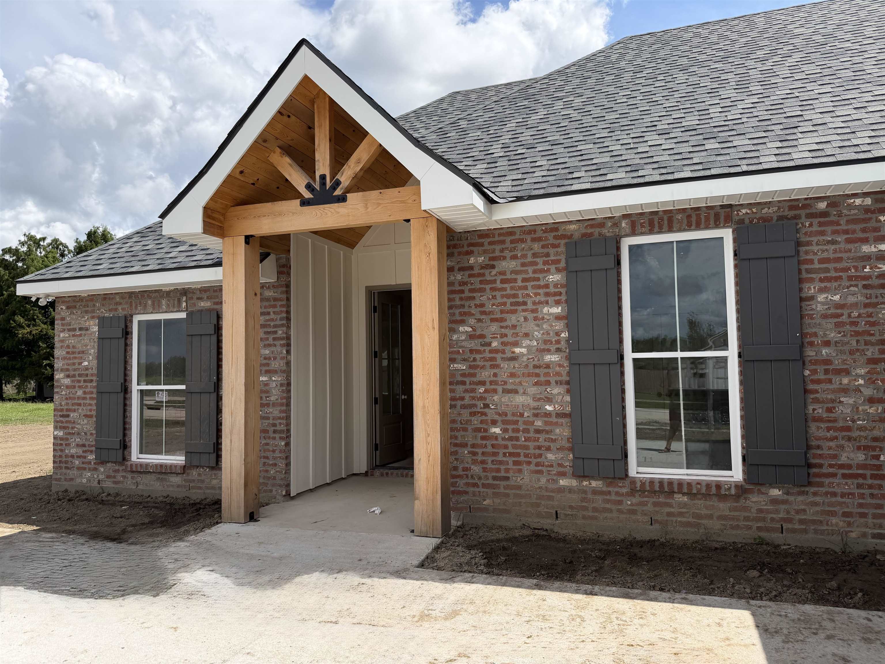 204 Newsom Dr