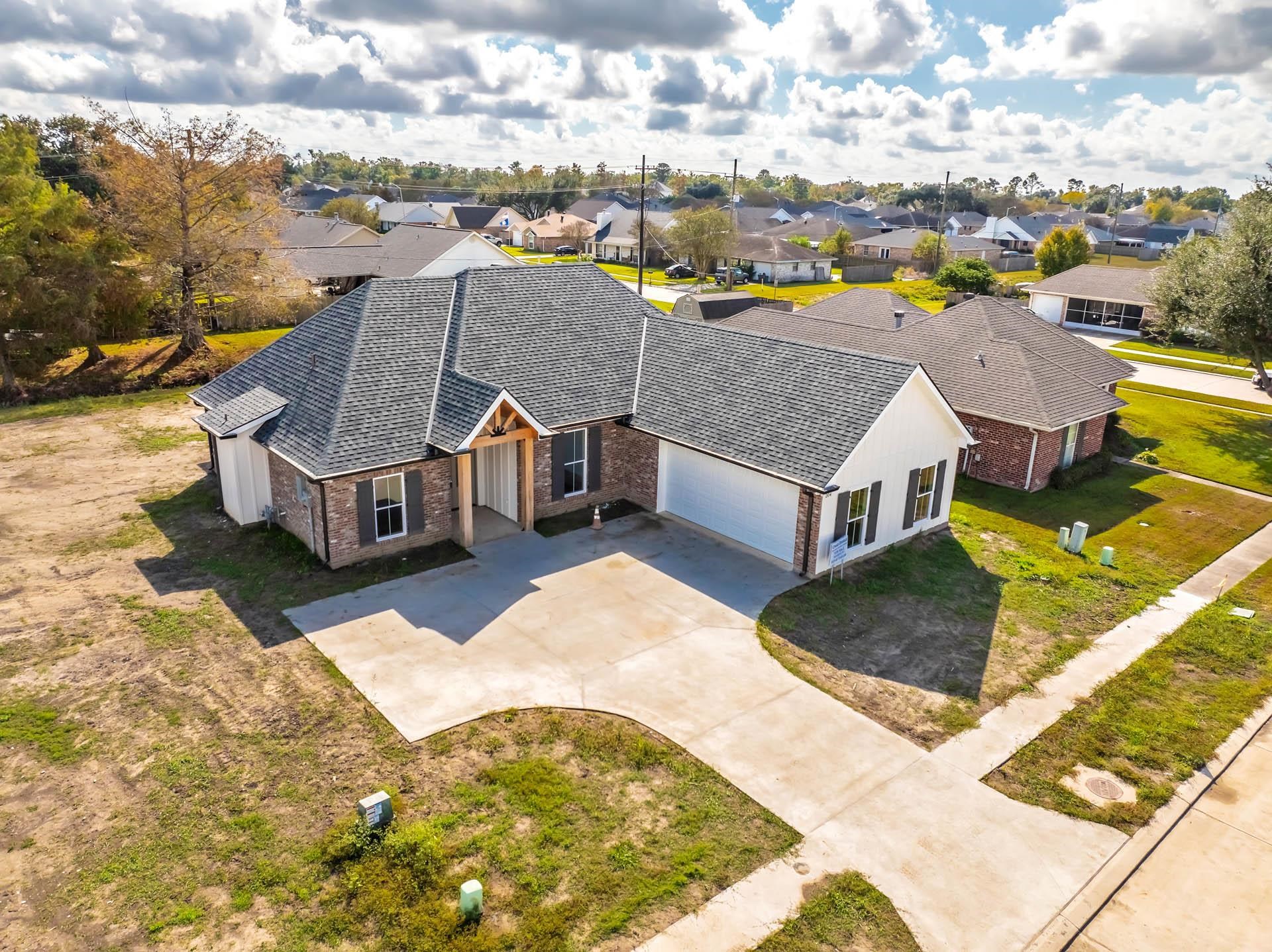 204 Newsom Dr