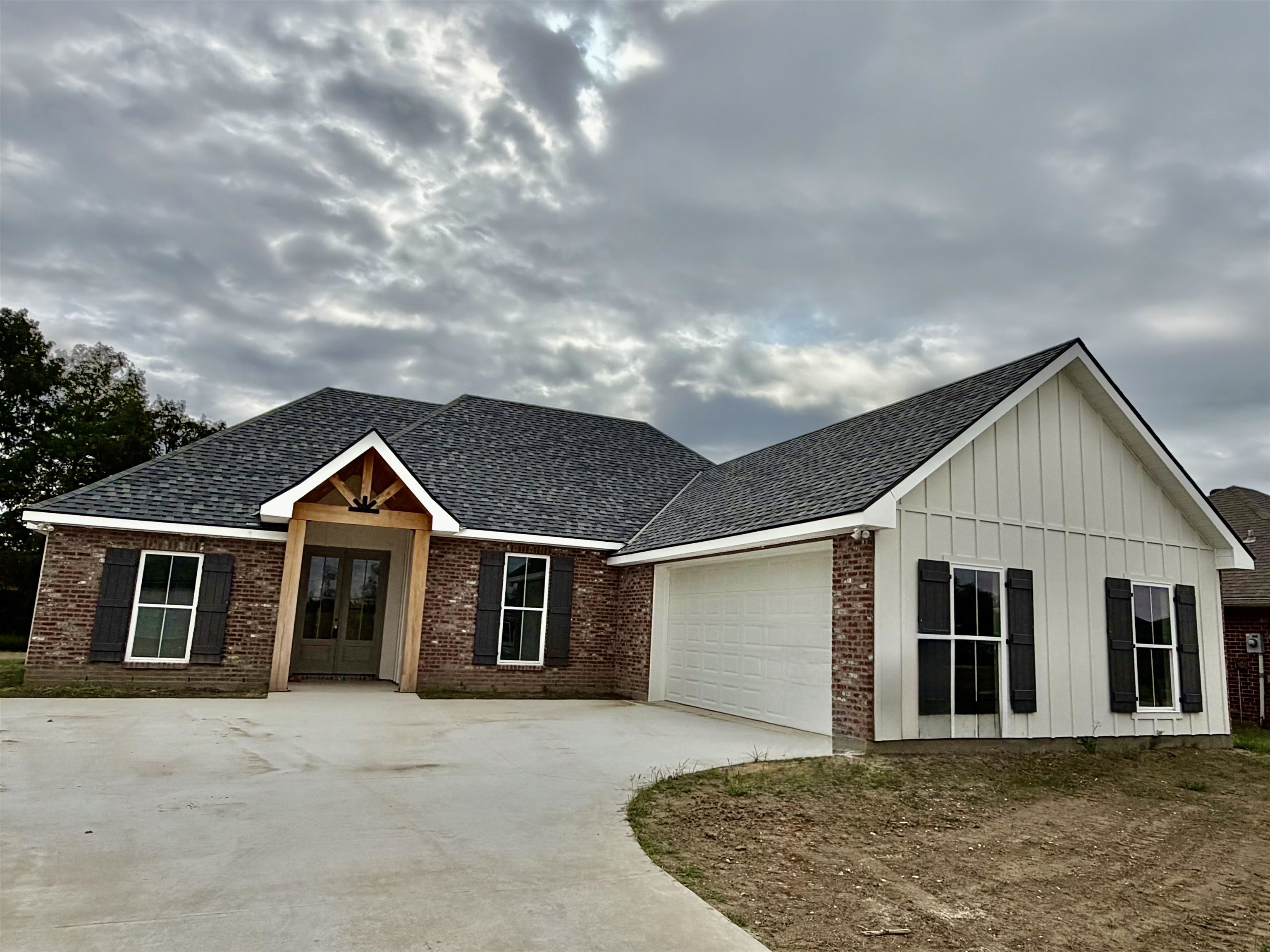 204 Newsom Dr