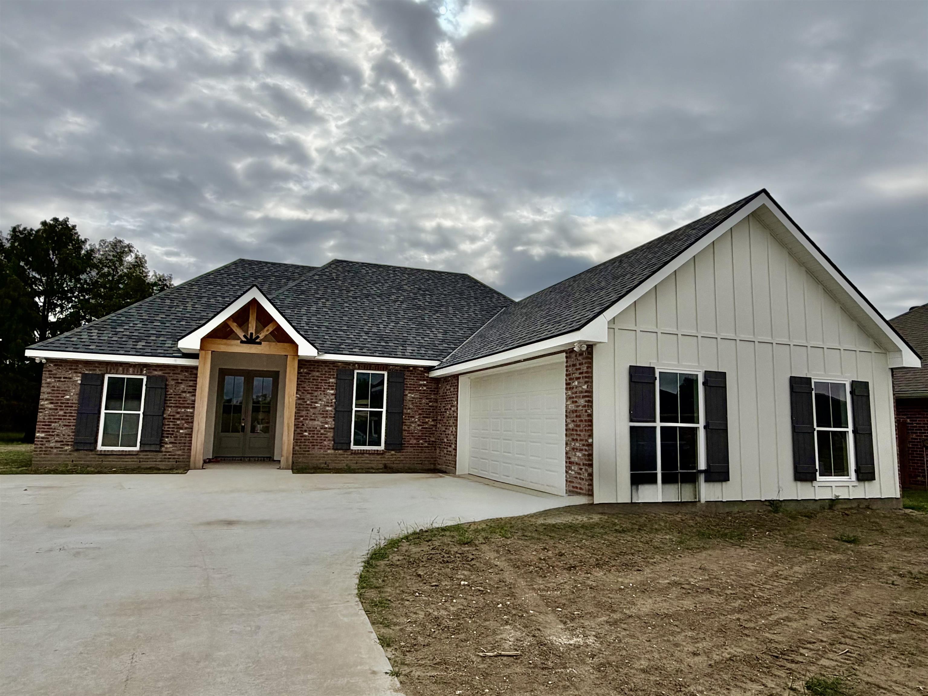 204 Newsom Dr