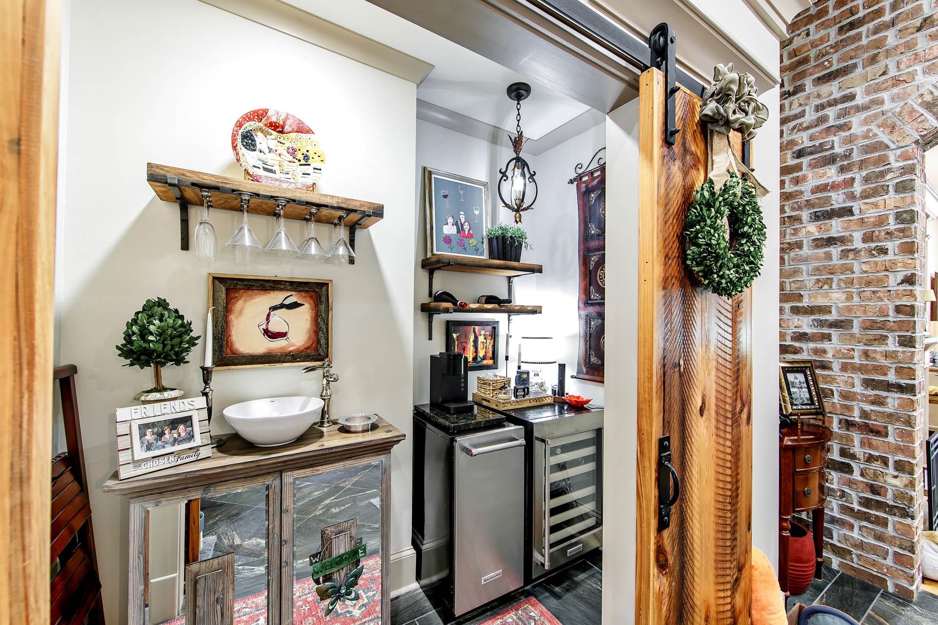 616 Grove St # 1 Unit: #1