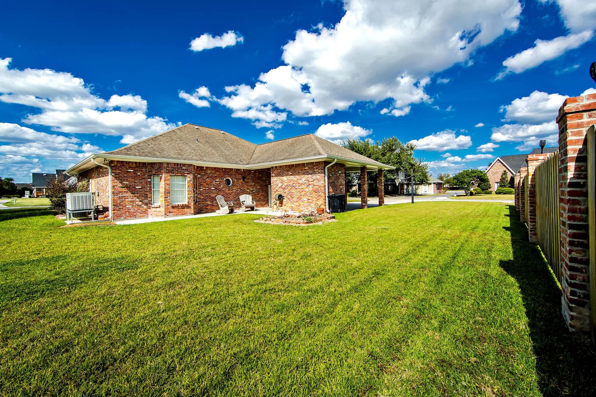 208 Comanche Dr
