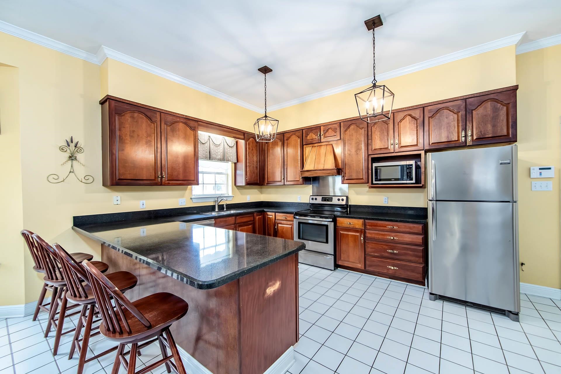 208 Comanche Dr