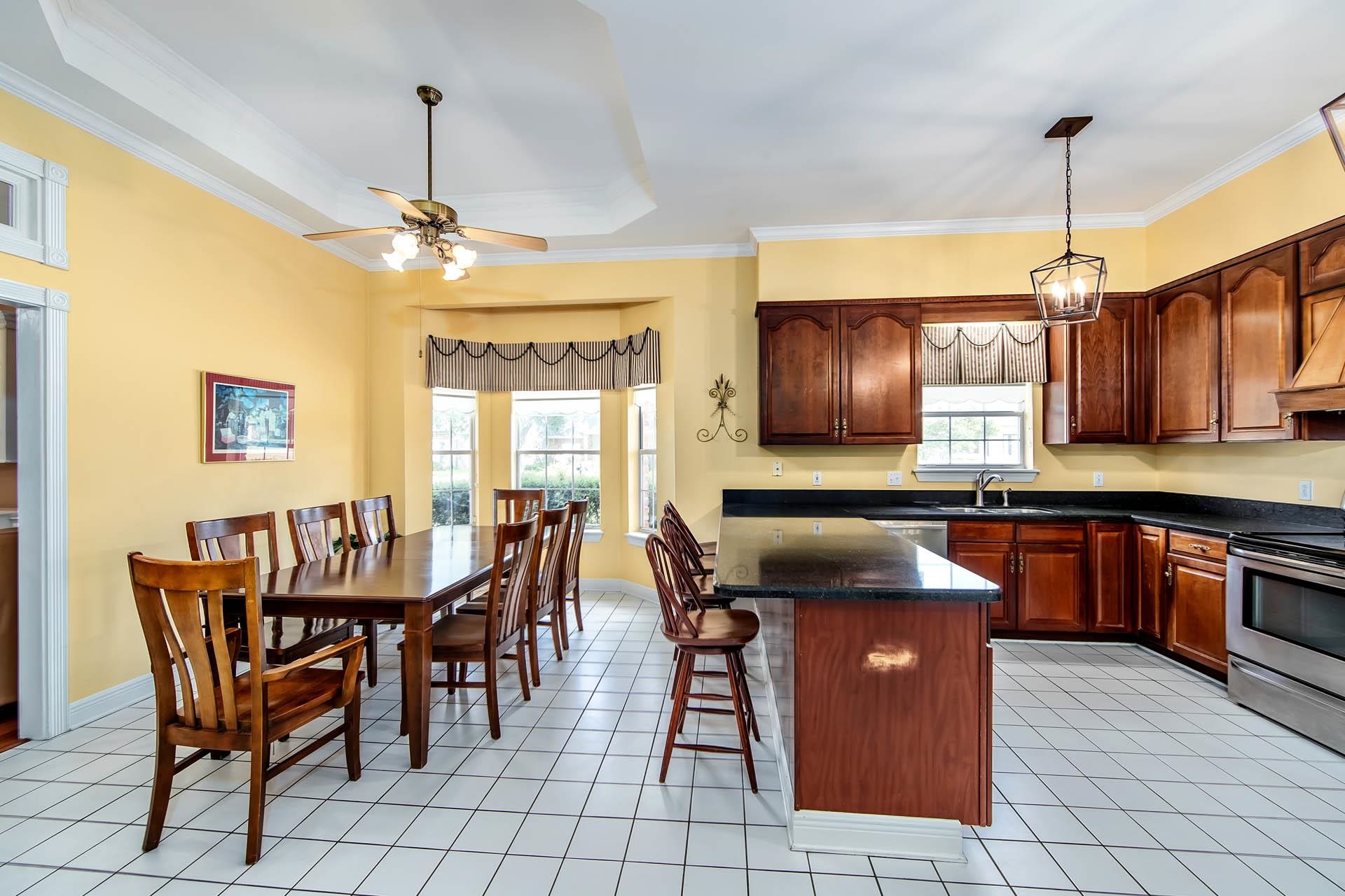 208 Comanche Dr