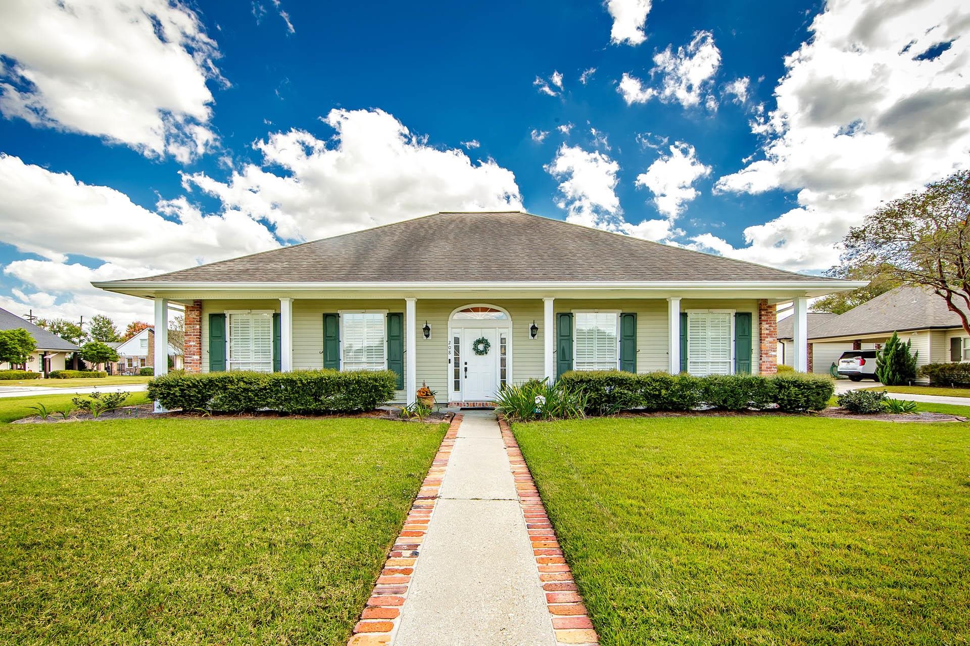 208 Comanche Dr