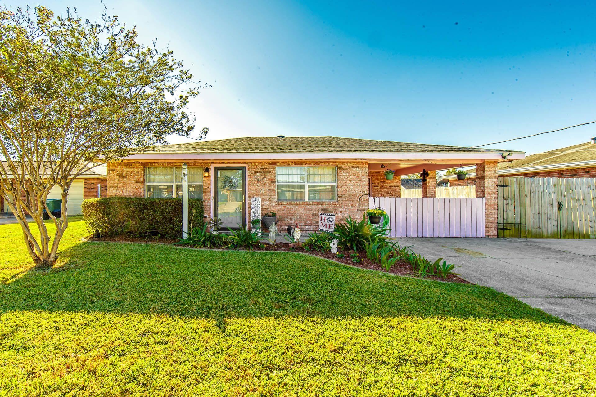 511 Holiday Dr