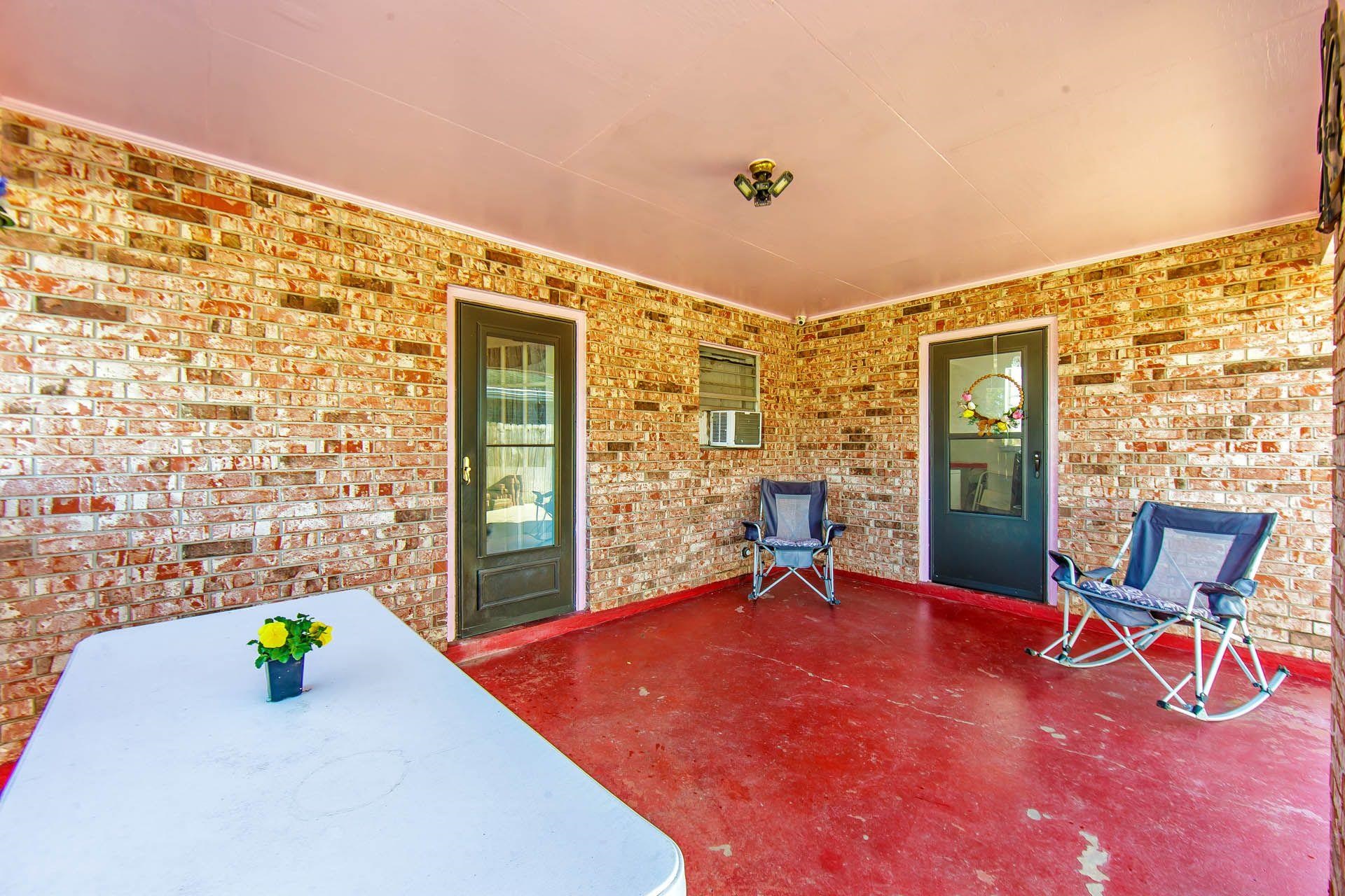 511 Holiday Dr