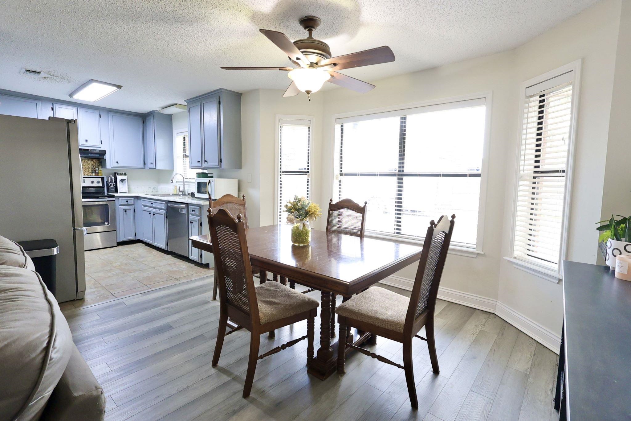 316 Louis Dr