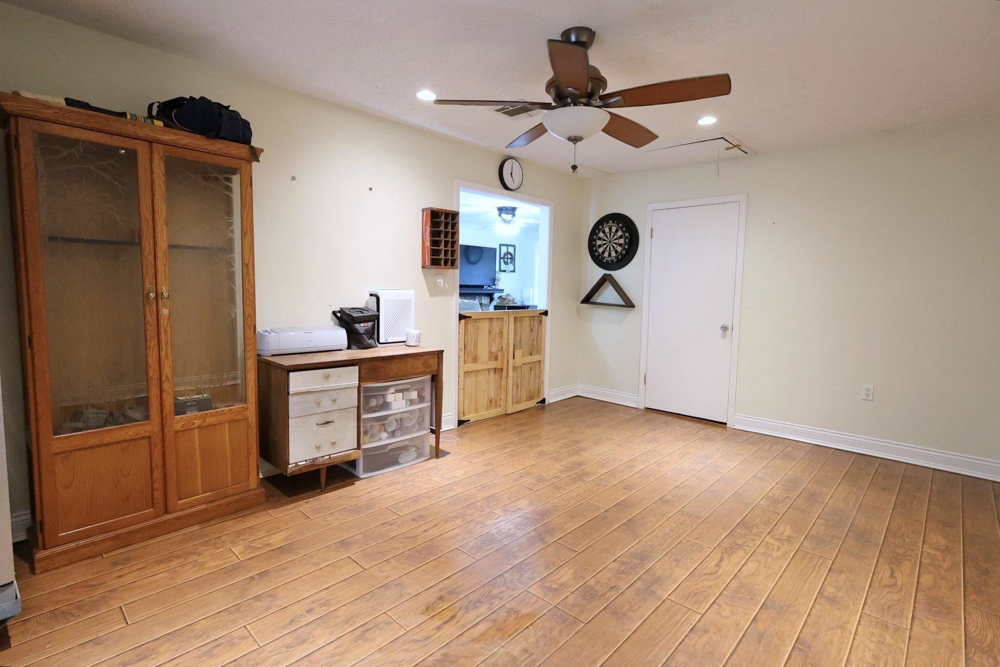 316 Louis Dr