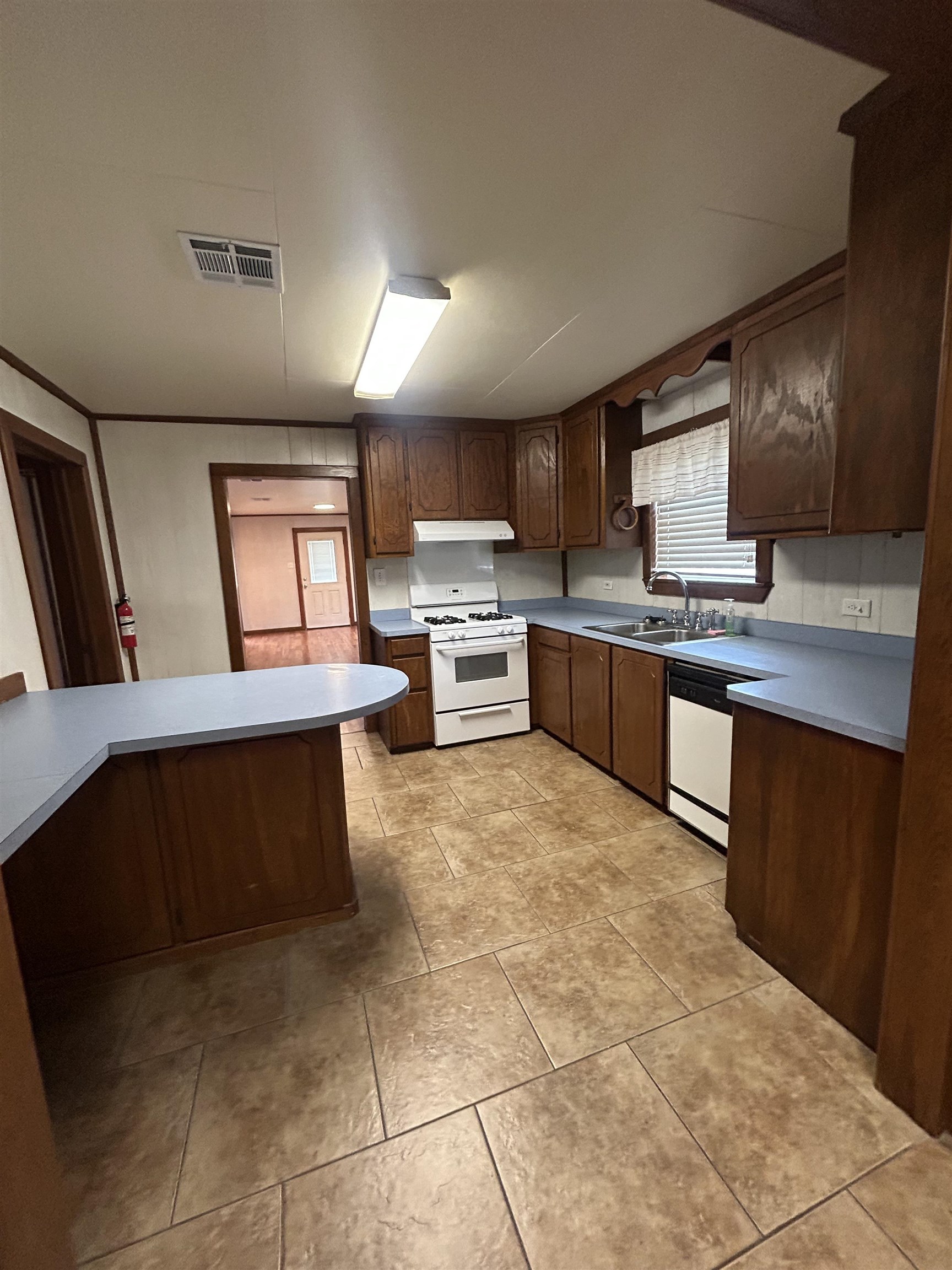 1221 Honduras Street