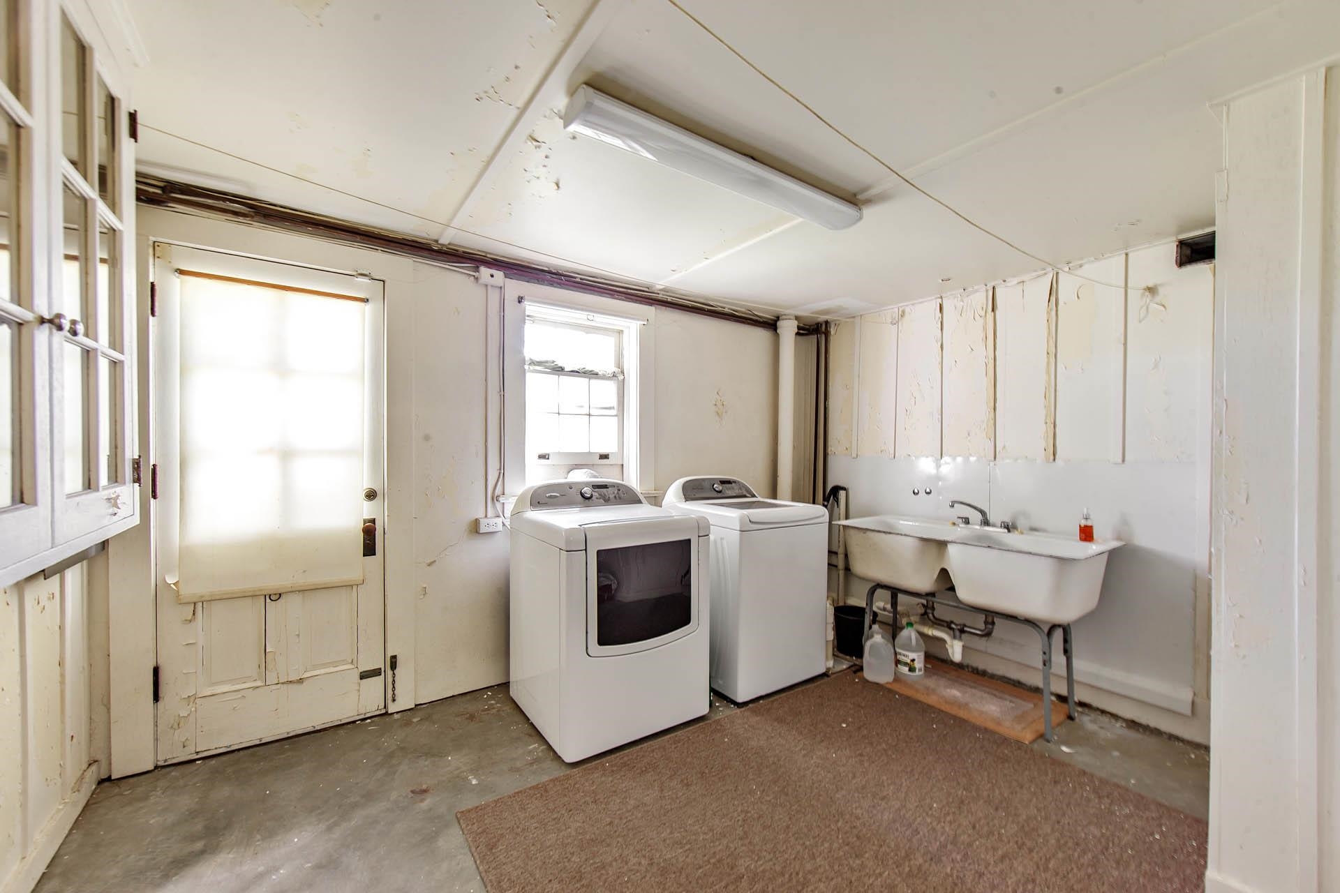 325 Crescent Boulevard