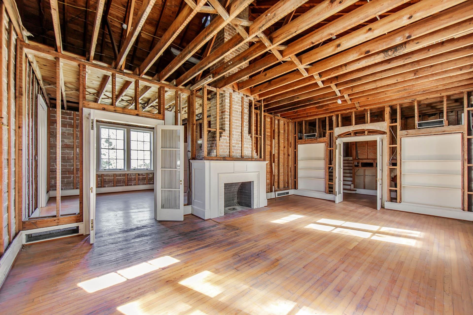 325 Crescent Boulevard