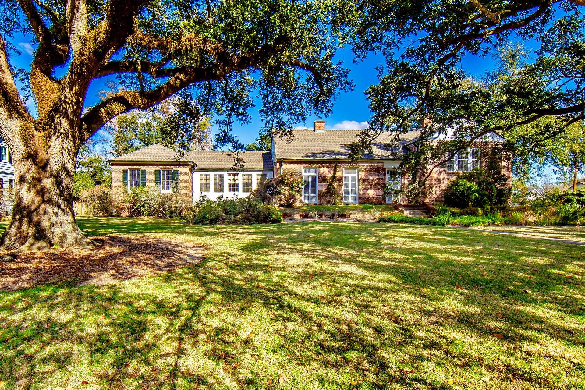 325 Crescent Boulevard