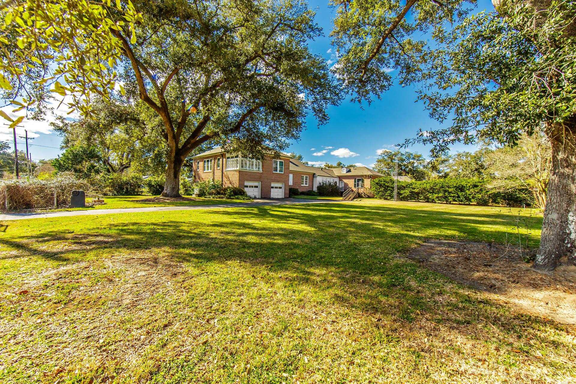 325 Crescent Boulevard