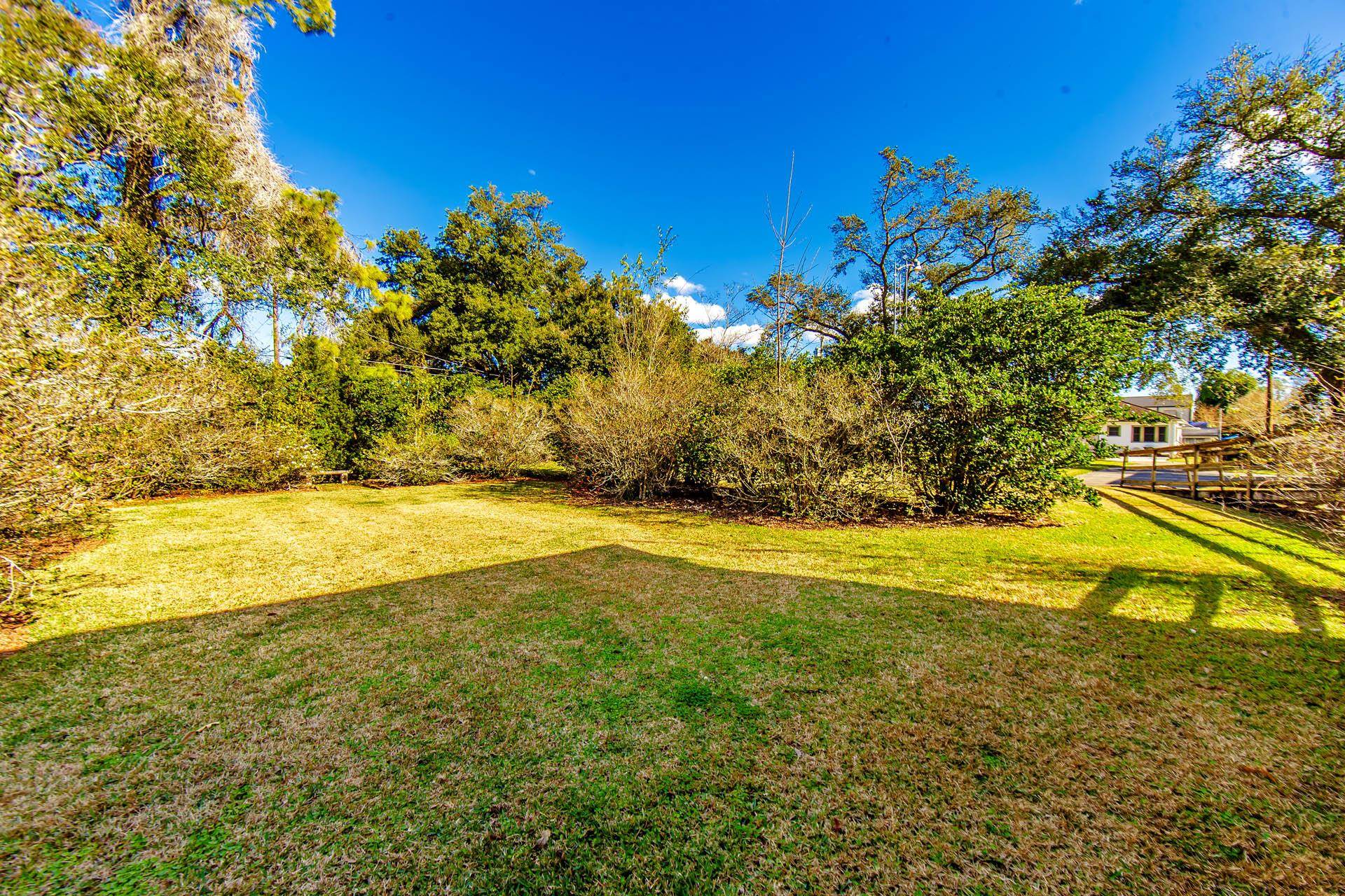 325 Crescent Boulevard