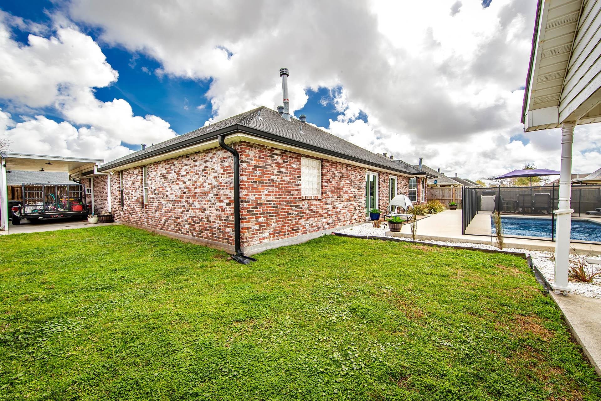 1025 Rebecca Dr