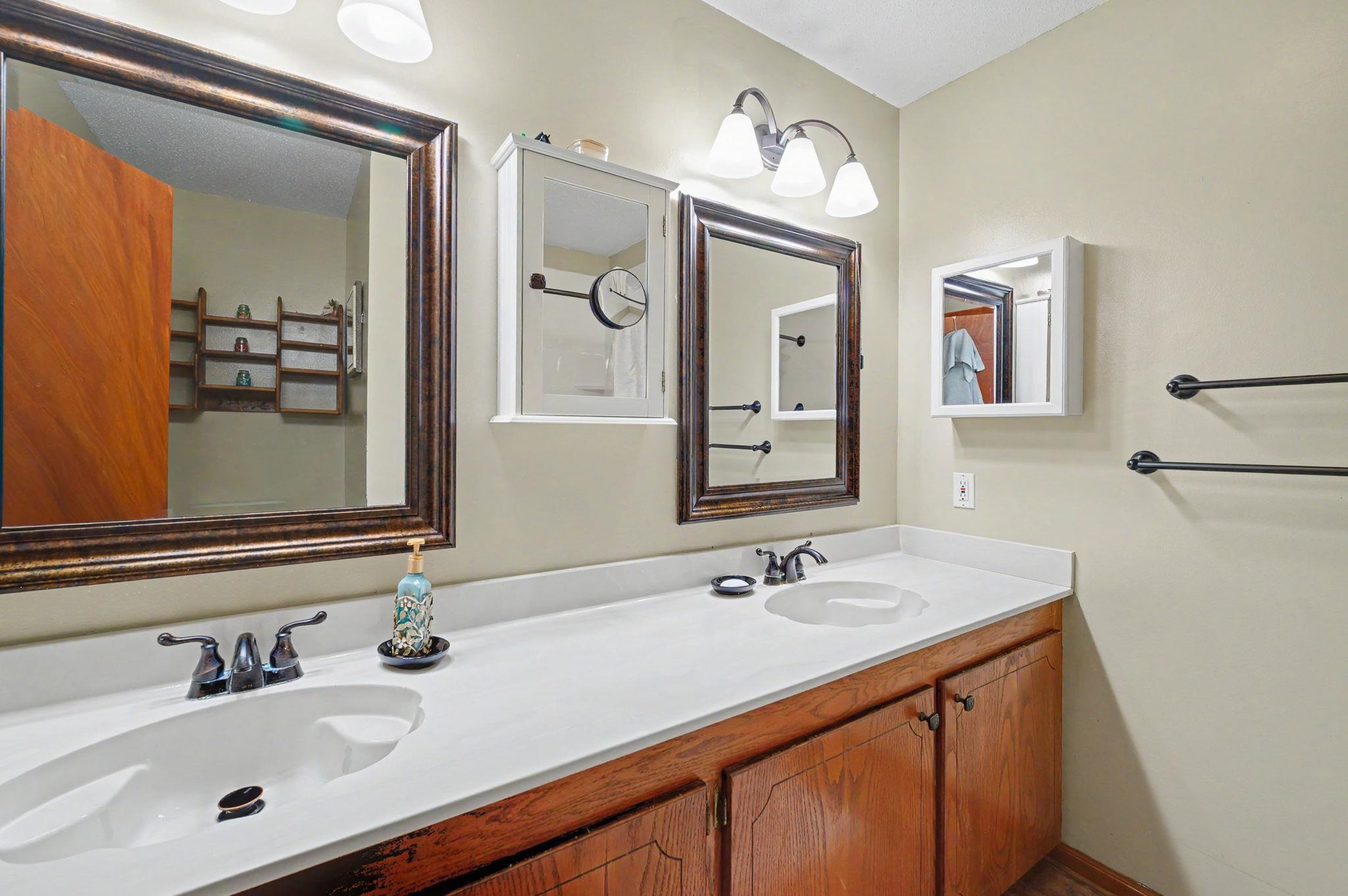 3010 Elmwood Circle