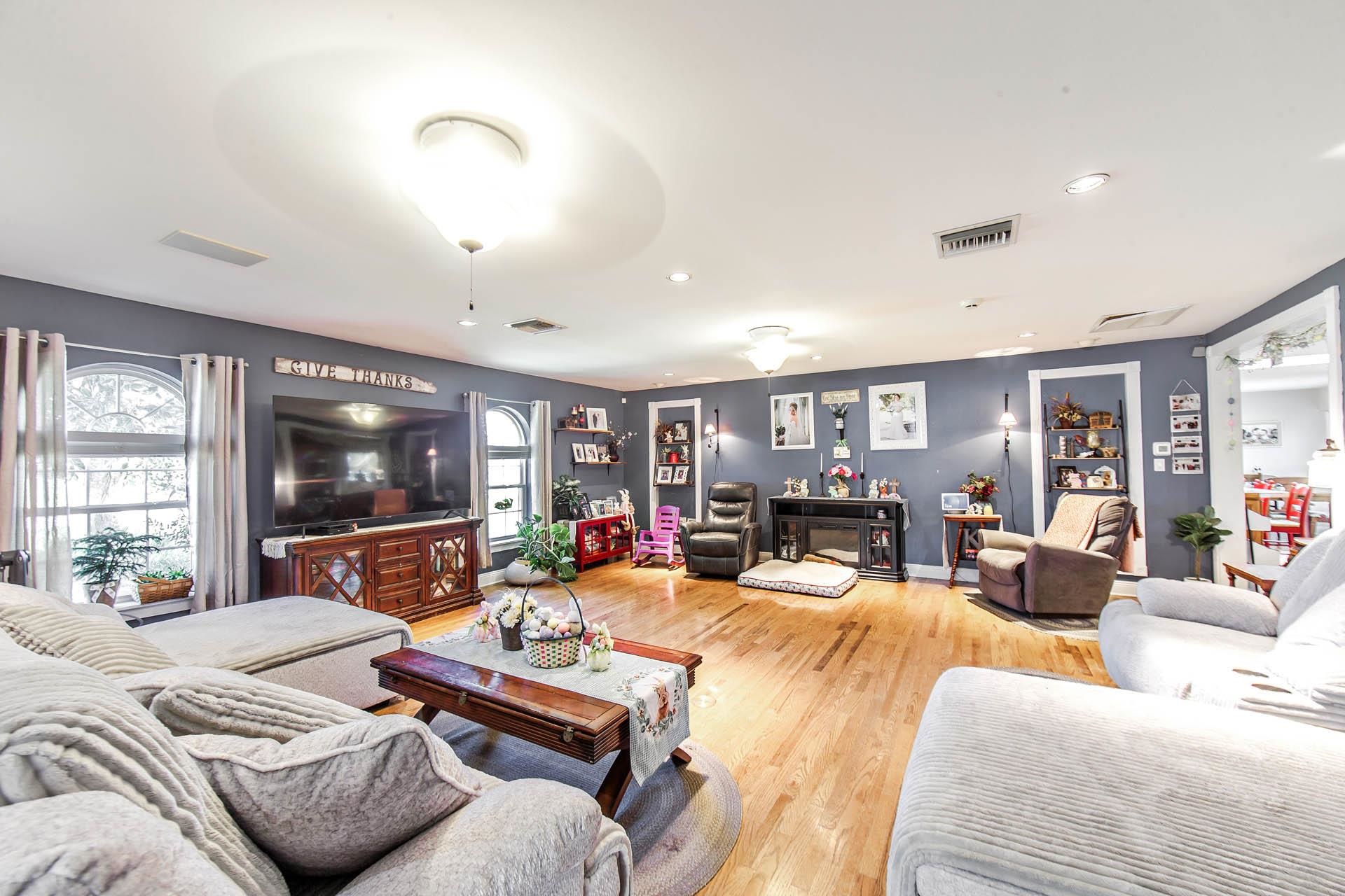 101 Bayou Bend Dr