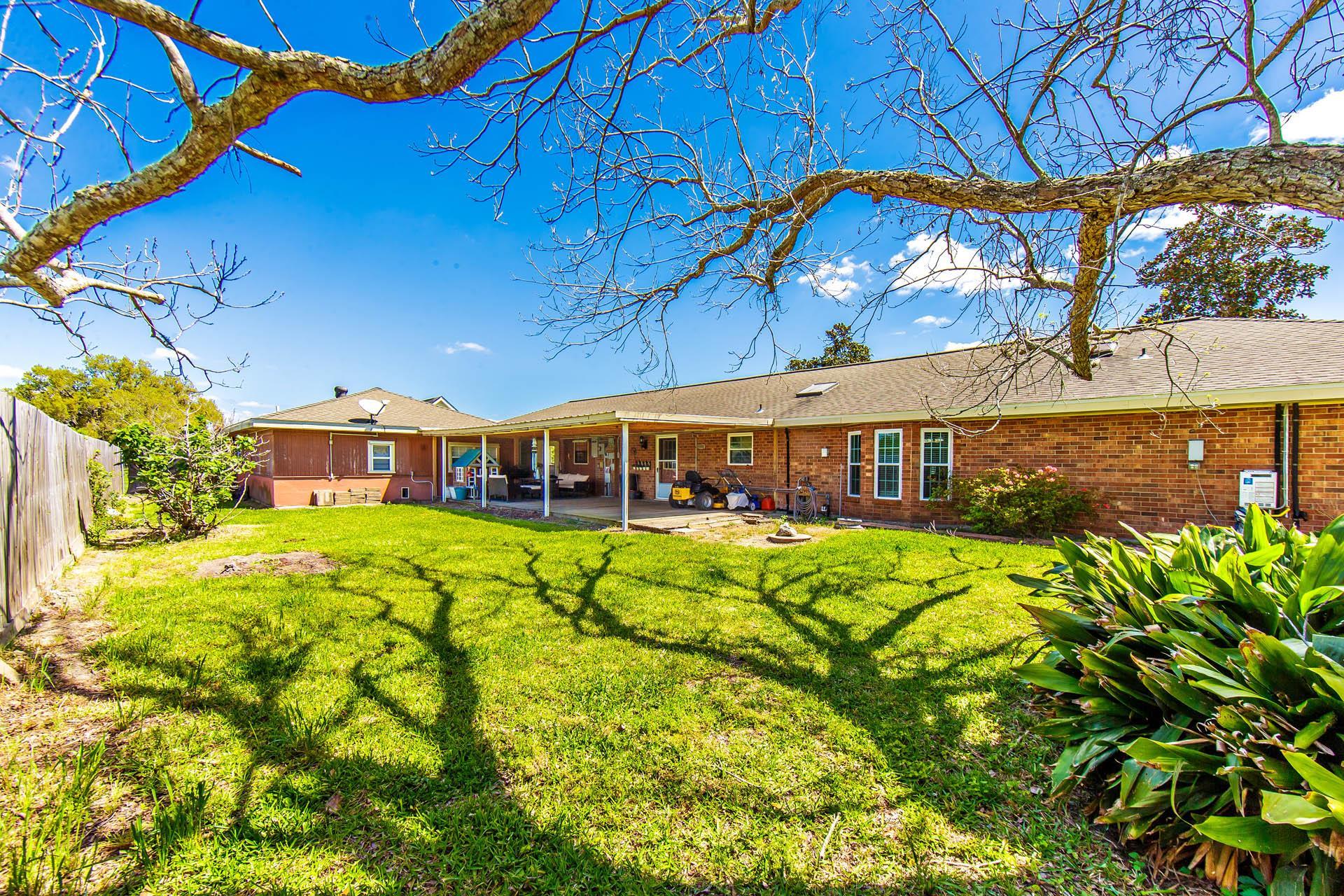 101 Bayou Bend Dr