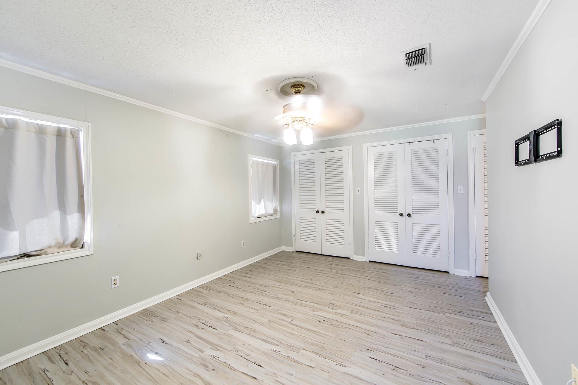 105 El Paso Boulevard