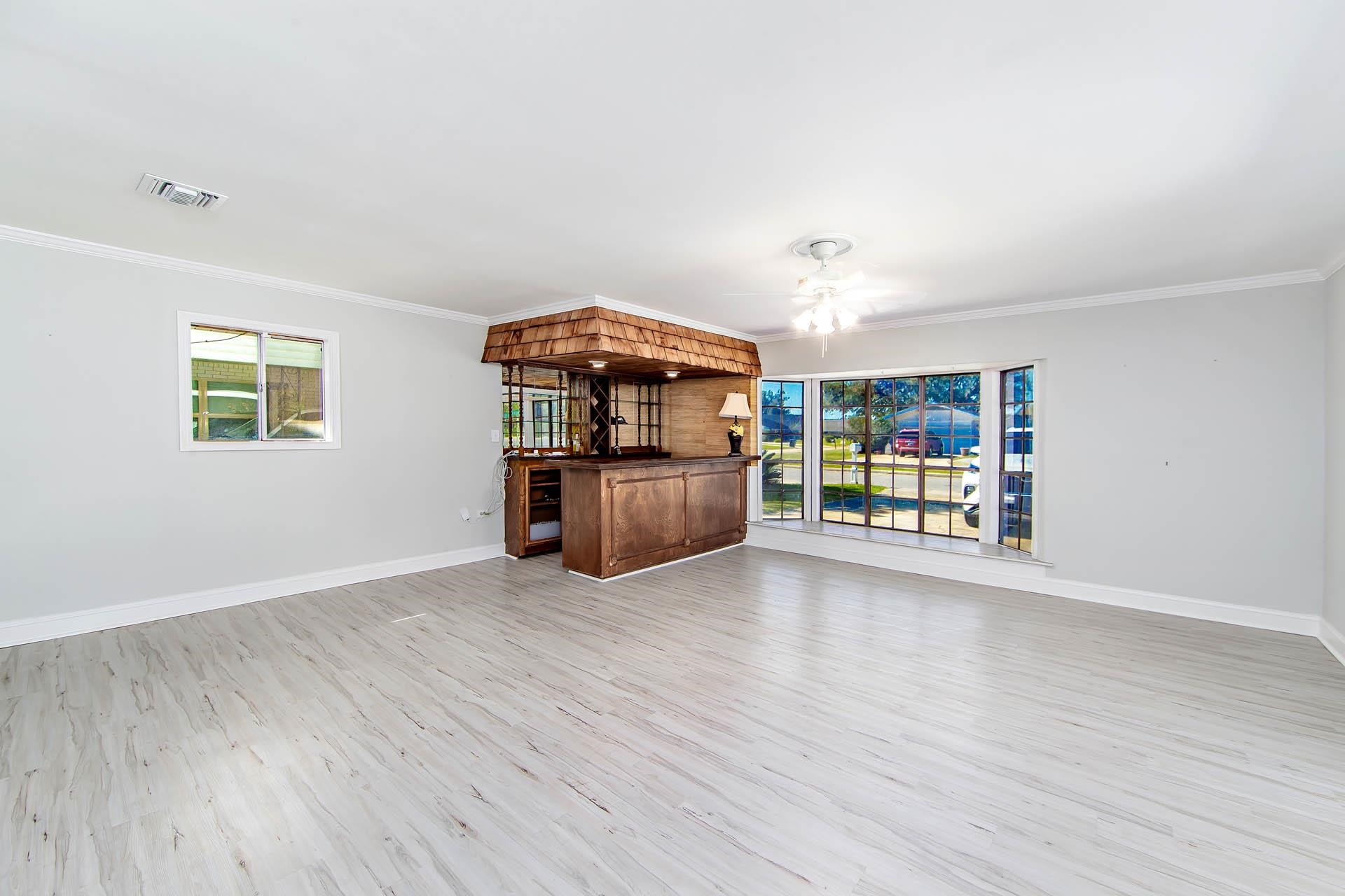 105 El Paso Boulevard