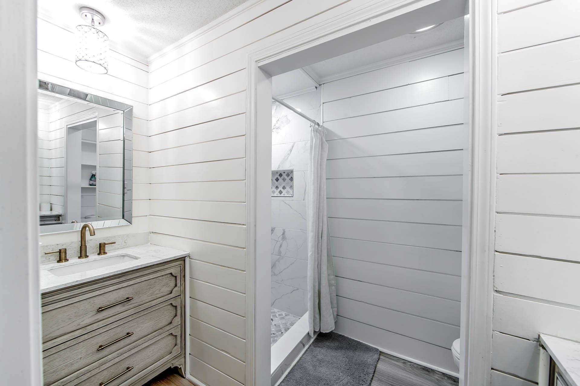 105 El Paso Boulevard