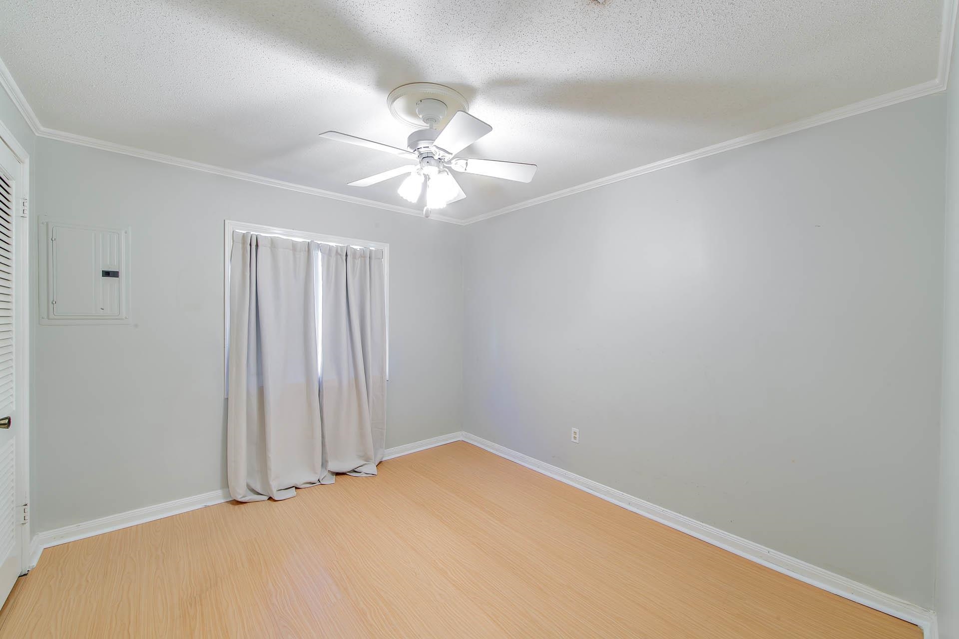 105 El Paso Boulevard