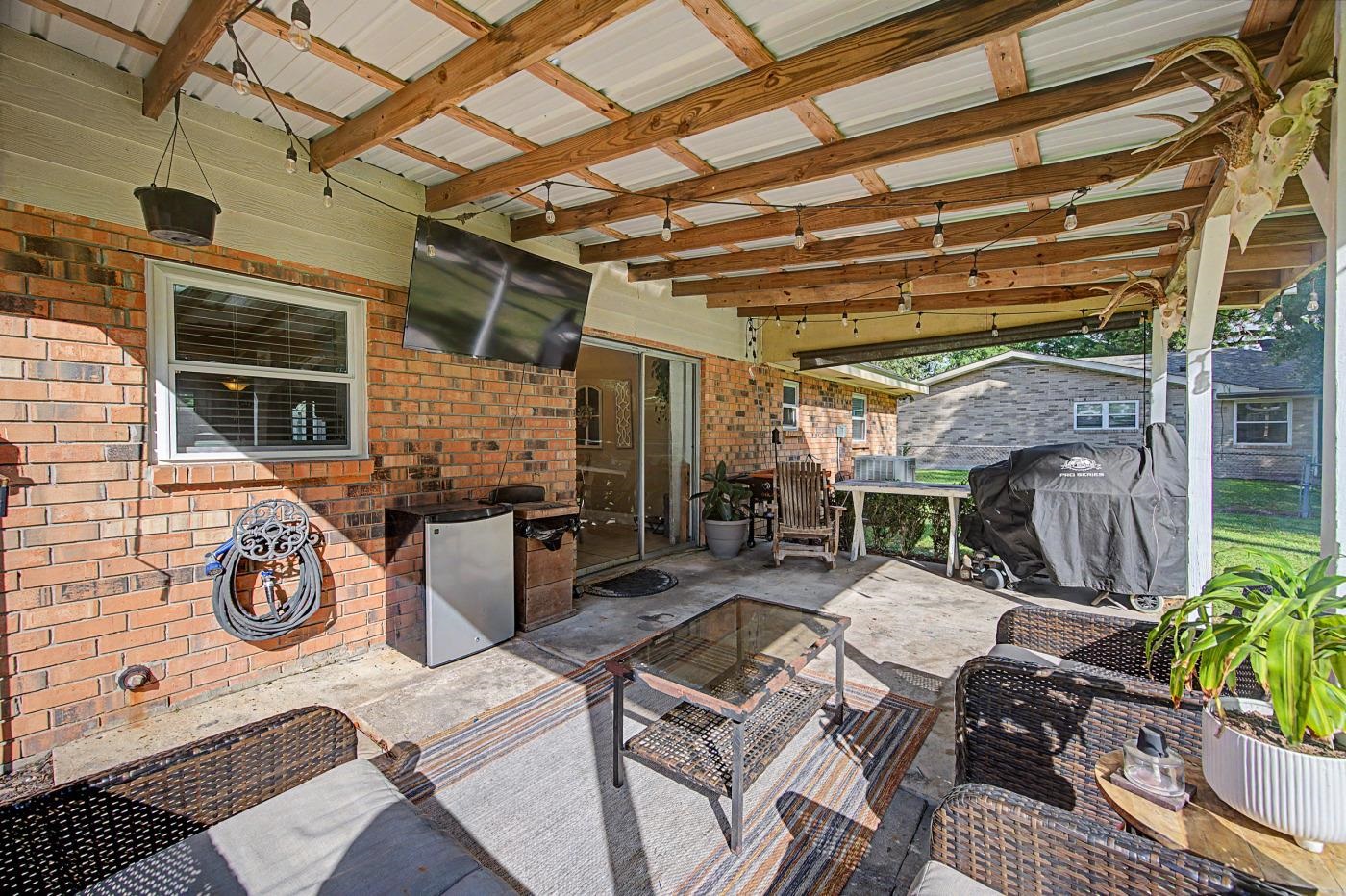 605 Alex St