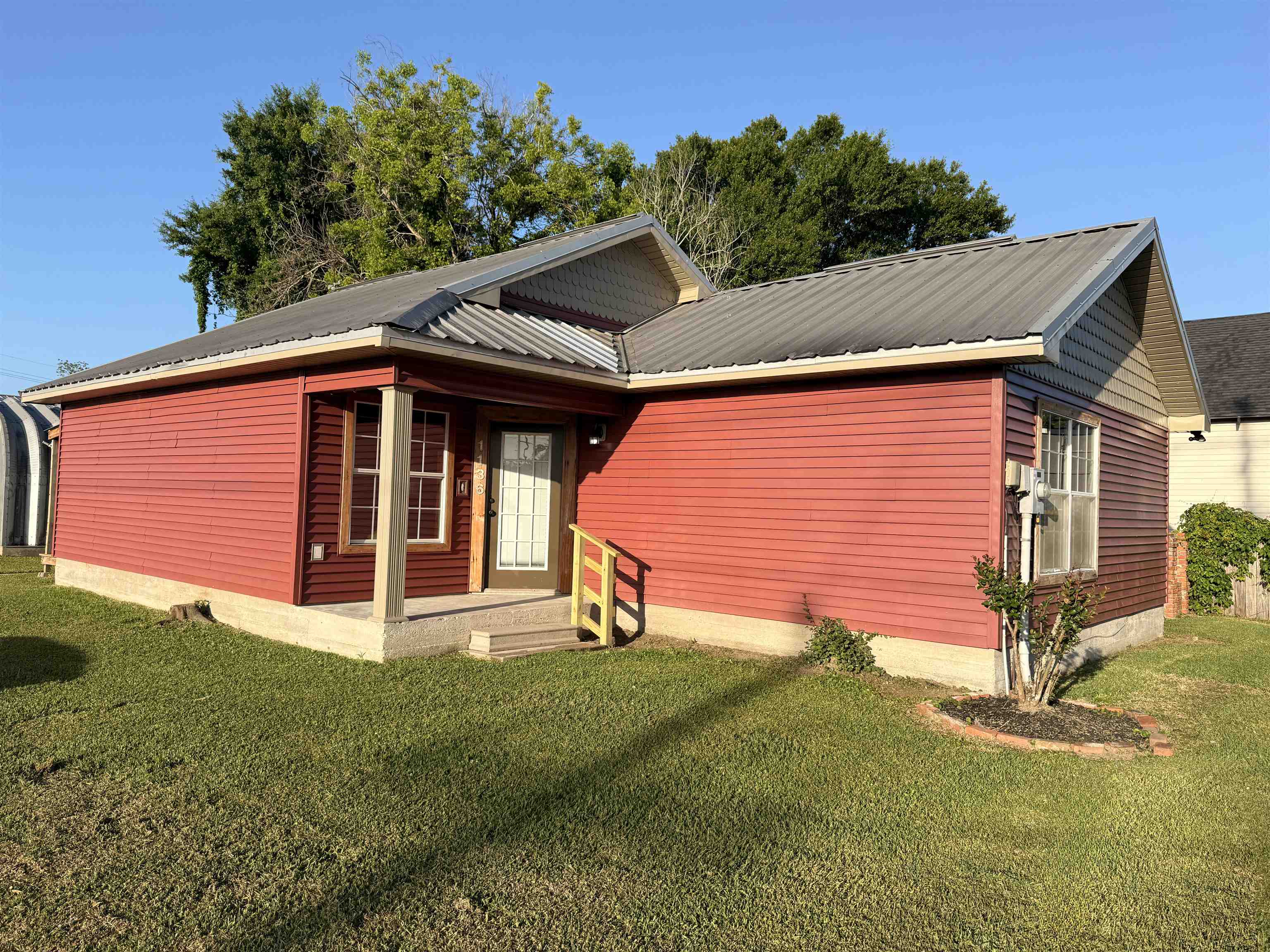 1136 Honduras Street