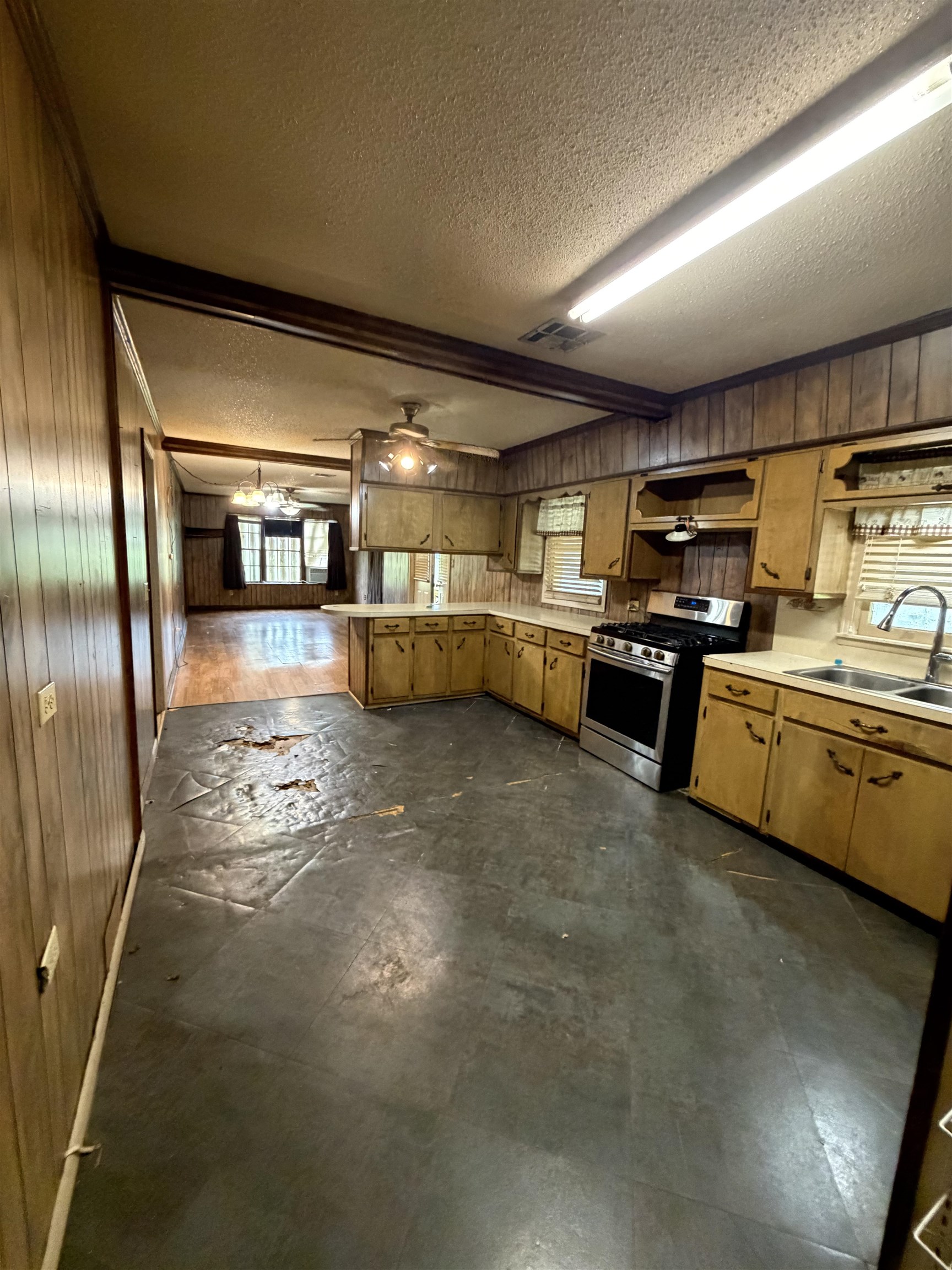 6368 Bayou Black Dr