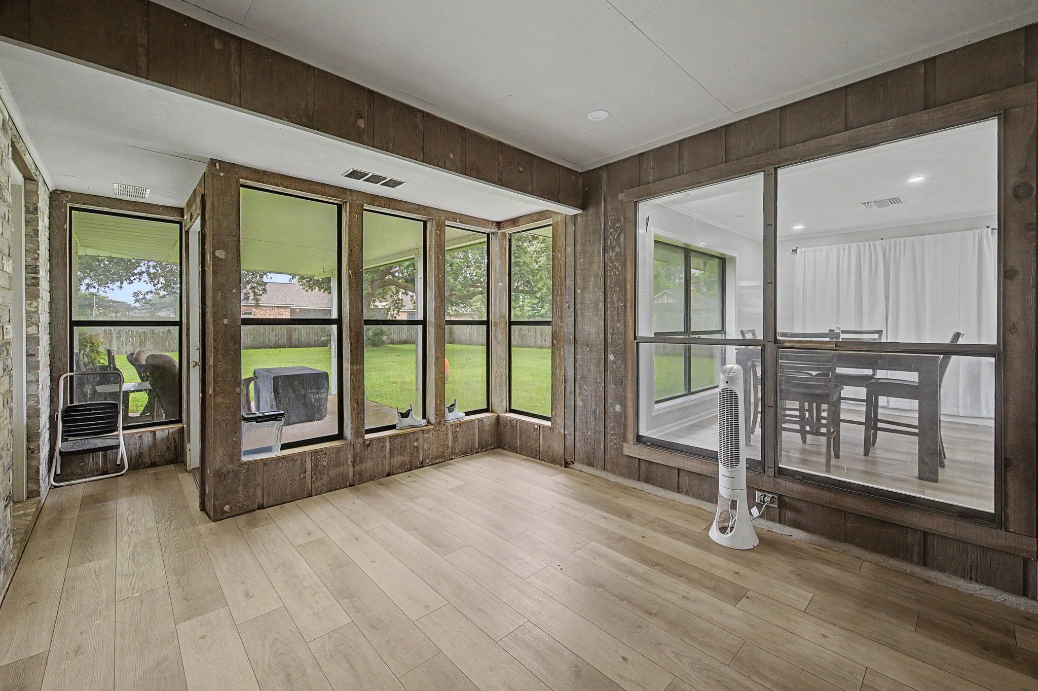105 Cottonwood Dr