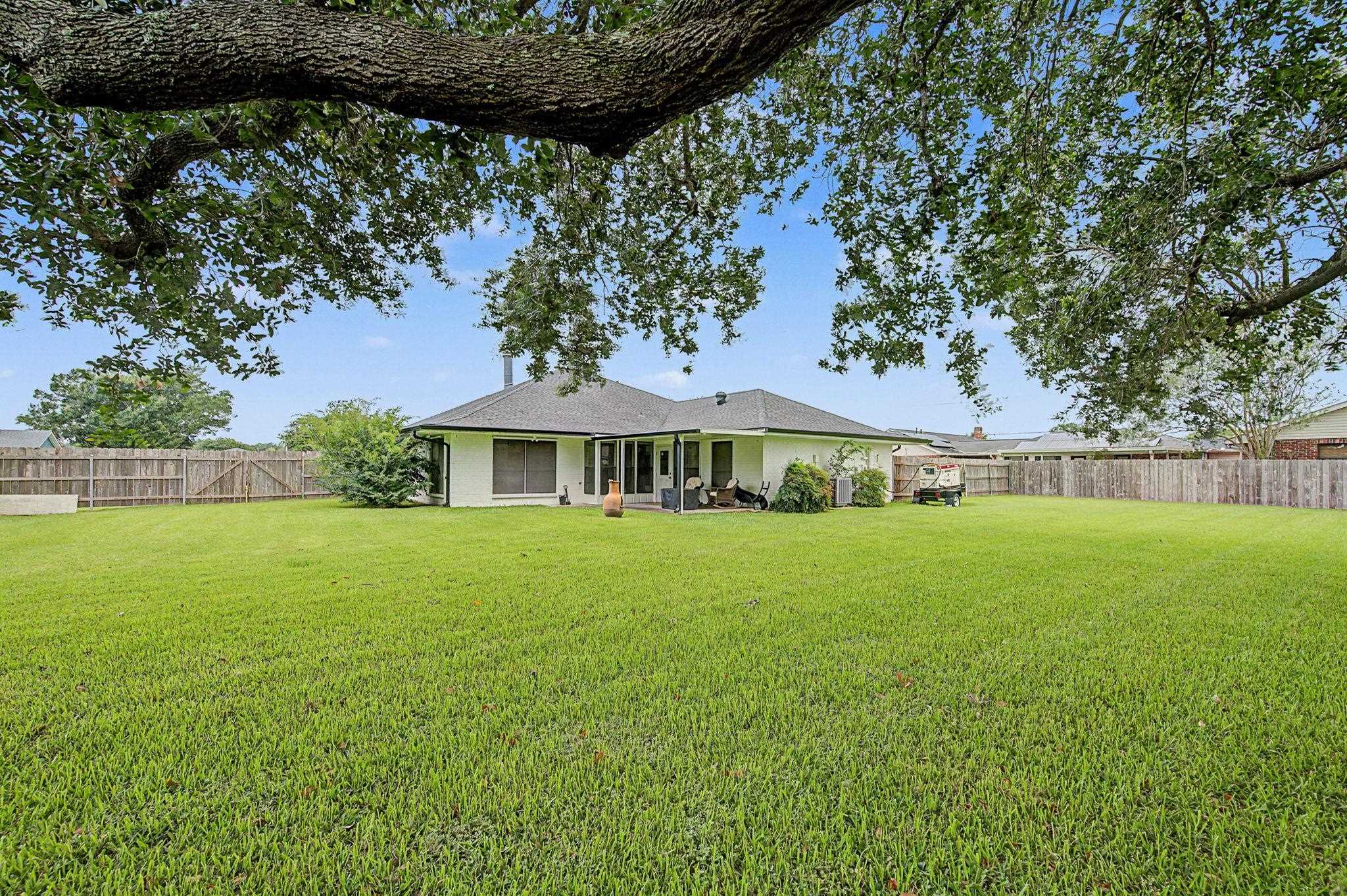 105 Cottonwood Dr