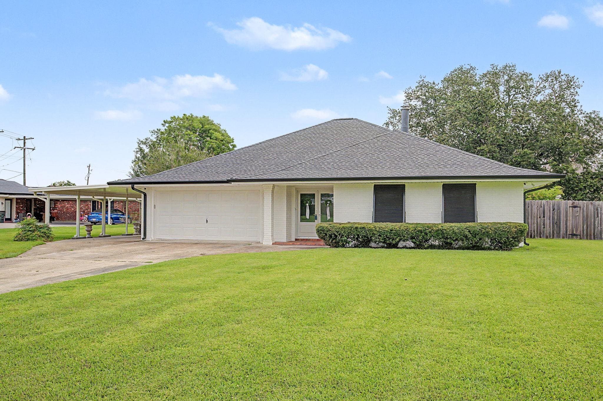 105 Cottonwood Dr