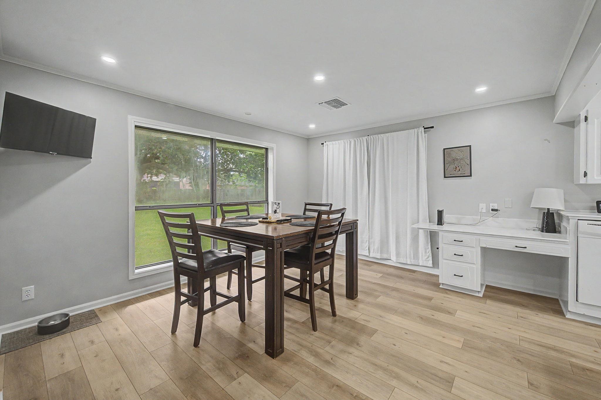 105 Cottonwood Dr