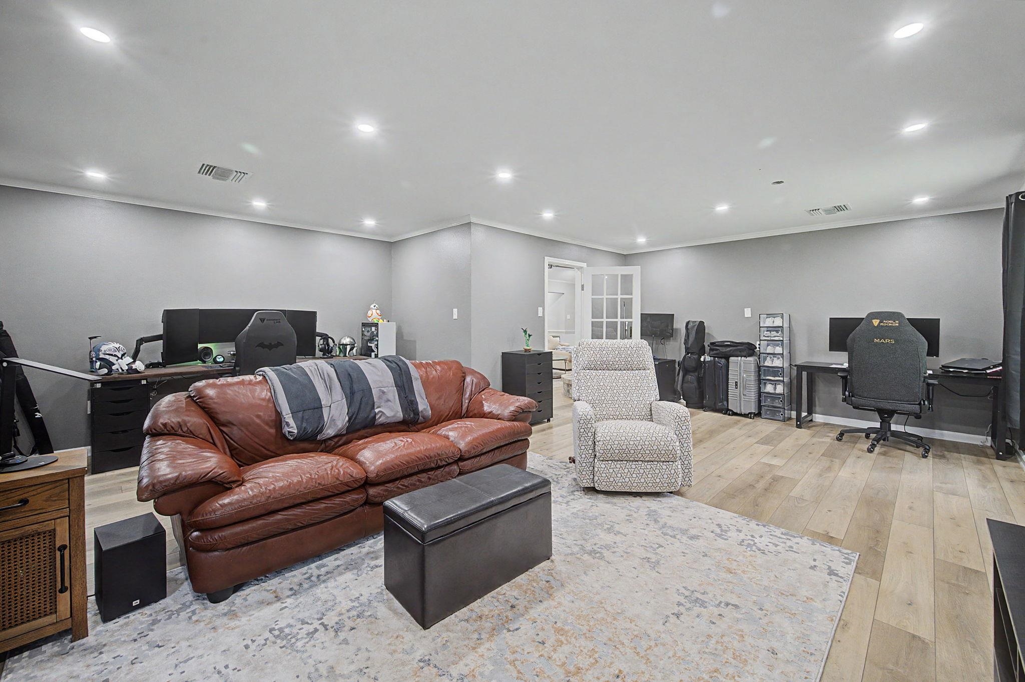 105 Cottonwood Dr