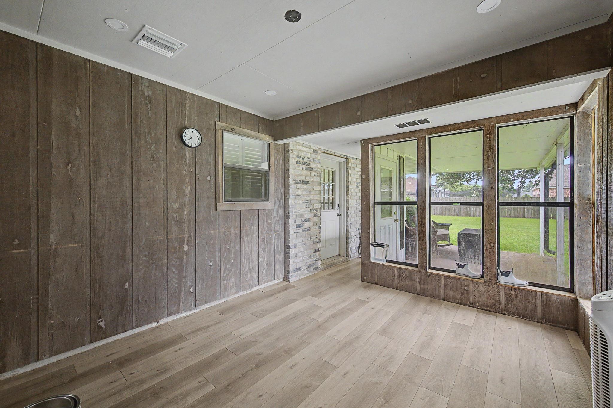 105 Cottonwood Dr